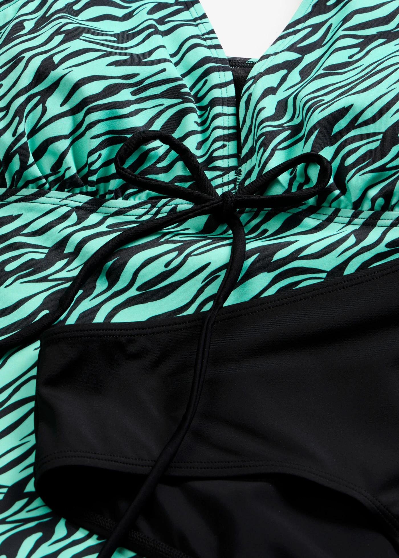 Tankini avec lien à nouer (ens. 2 pces) • vert menthe-noir zèbre • Boutique bonprix