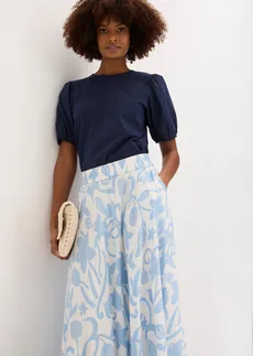 Jupe longue et fluide en viscose • écru-bleu clair floral • Boutique bonprix