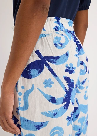 Wijde broek van gestructureerde viscose • wit/saffierblauw gebloemd • bonprix online shop