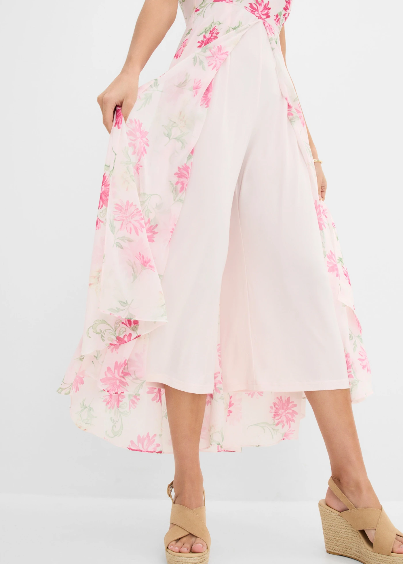 Jumpsuit met V-hals • lichtroze-pinklady gebloemd • bonprix online shop