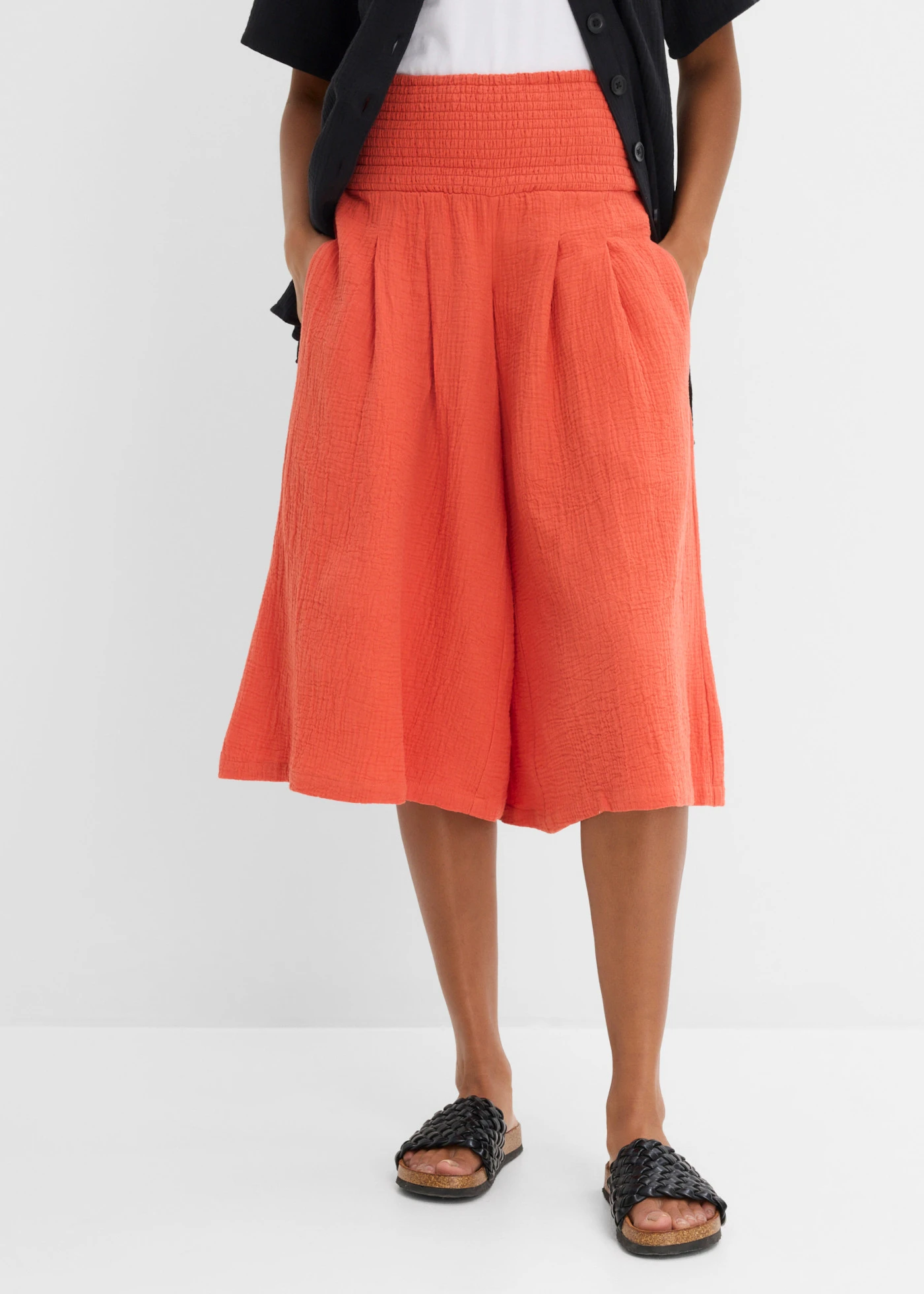 Pantacourt en gaze de coton • rouge cannelle • Boutique bonprix