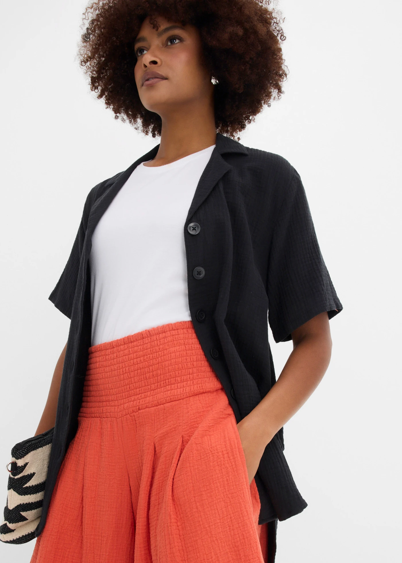 Pantacourt en gaze de coton • rouge cannelle • Boutique bonprix