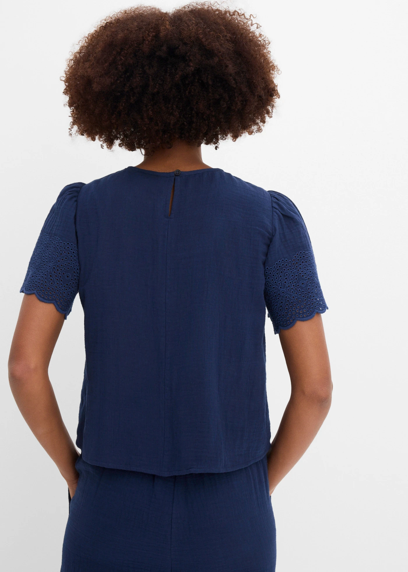 Blouse manches courtes légère en gaze de coton • bleu foncé • Boutique bonprix