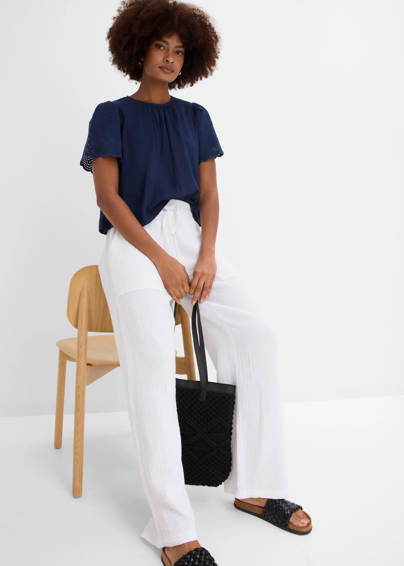 Pantaloni din muselină vaporoasă • alb • magazin bonprix