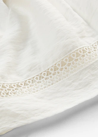 Blouse manches courtes  avec dentelle • blanc nacré • Boutique bonprix