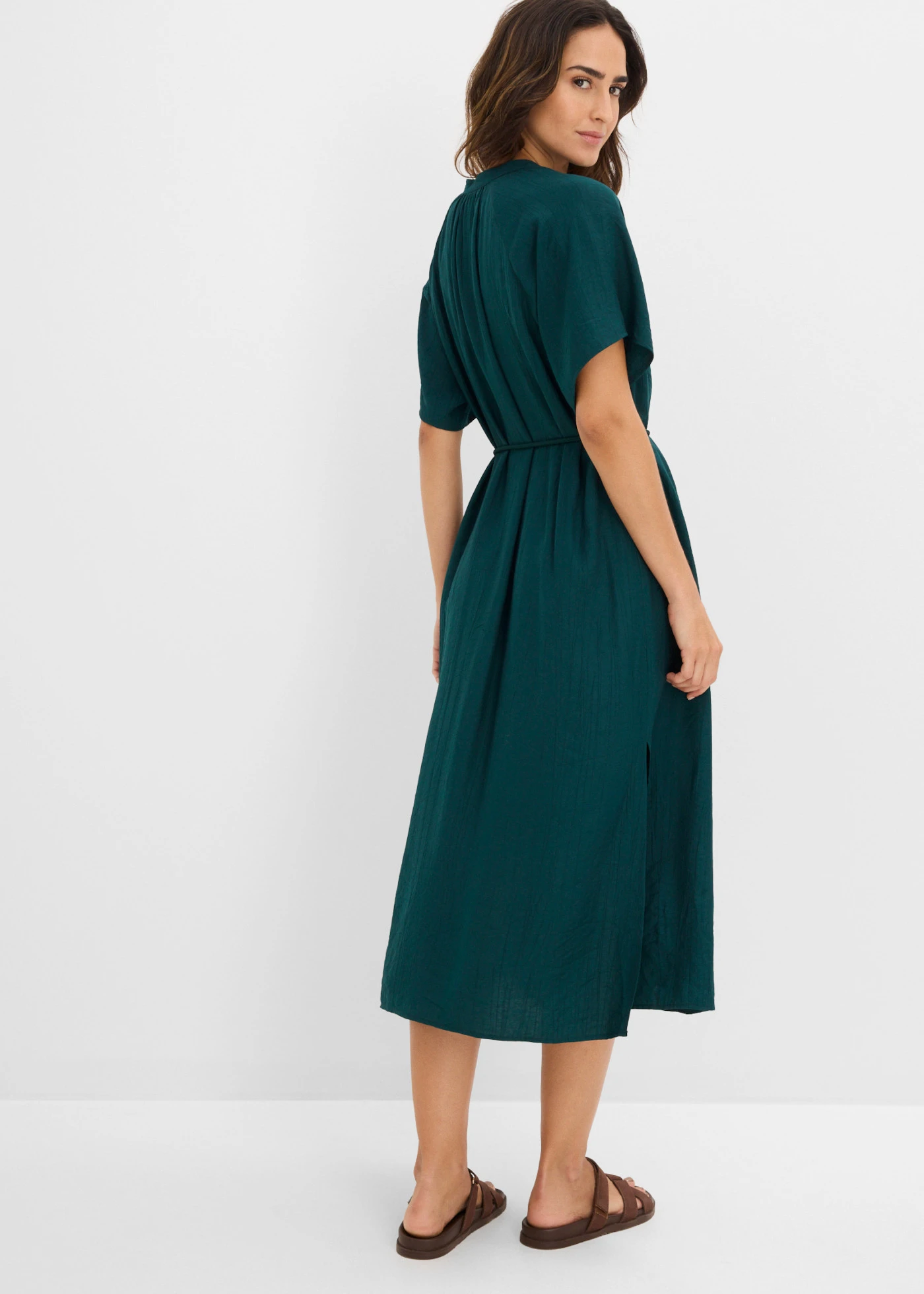 Robe midi douce • vert profond • Boutique bonprix