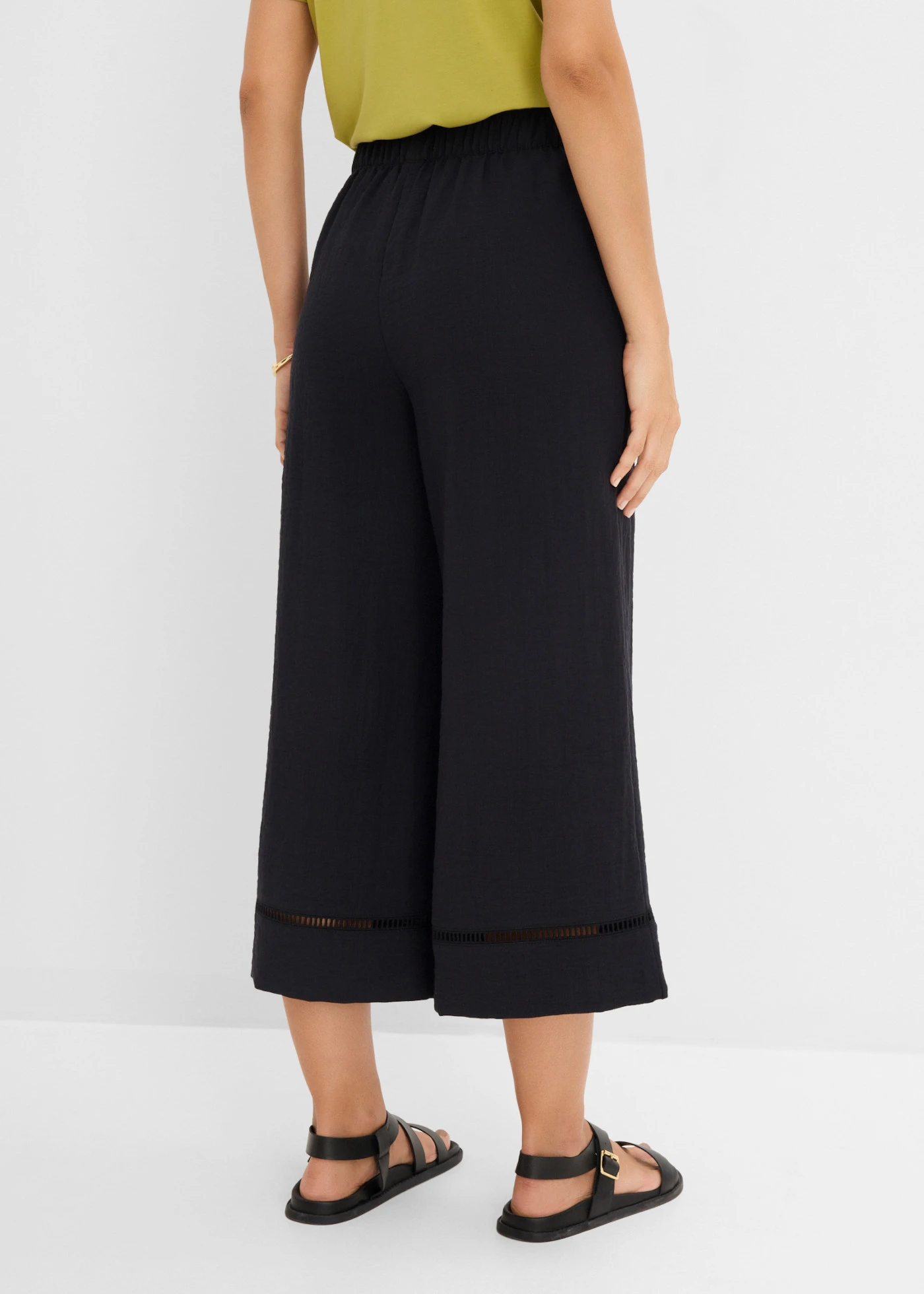 Culotte kalhoty ze splývavé viskózové směsi • černá • bonprix obchod
