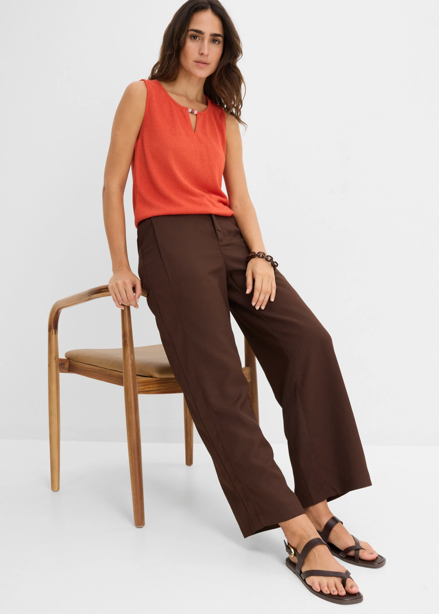 Pantalon d’été raccourci • marron foncé • Boutique bonprix