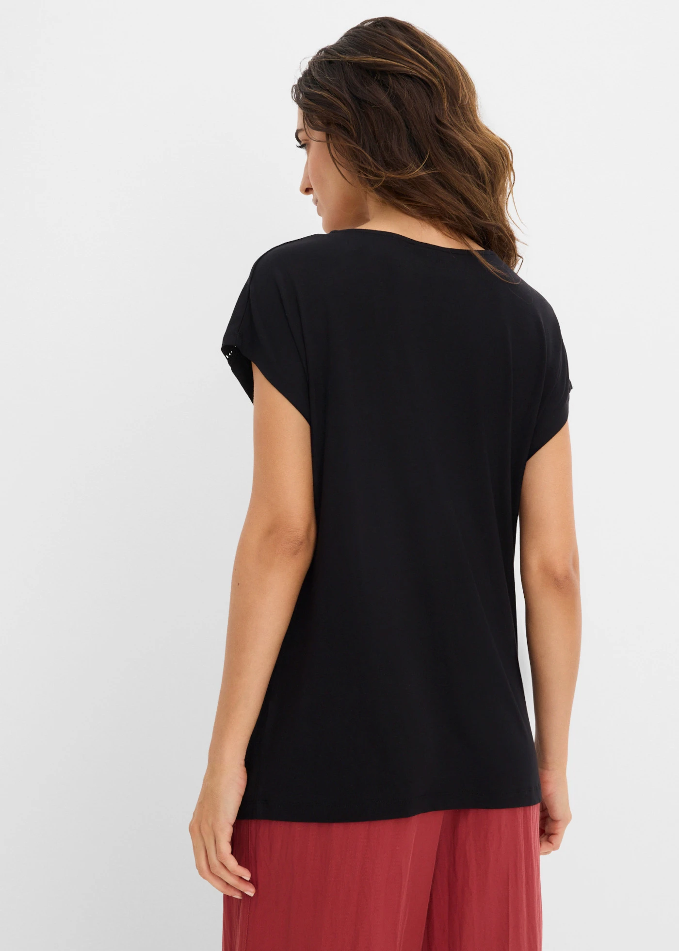 T-shirt avec dentelle • noir • Boutique bonprix