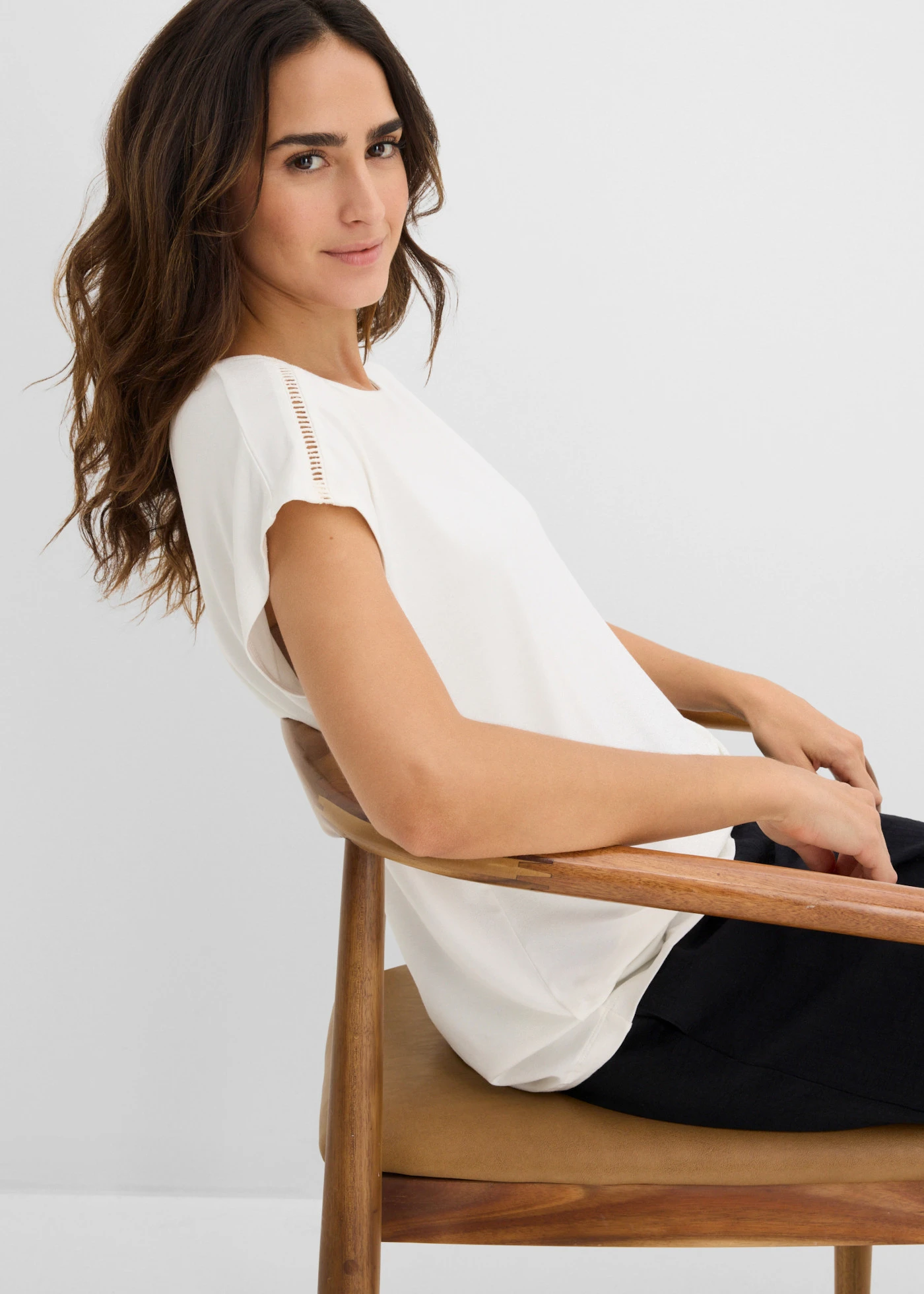 T-shirt avec dentelle • écru • Boutique bonprix