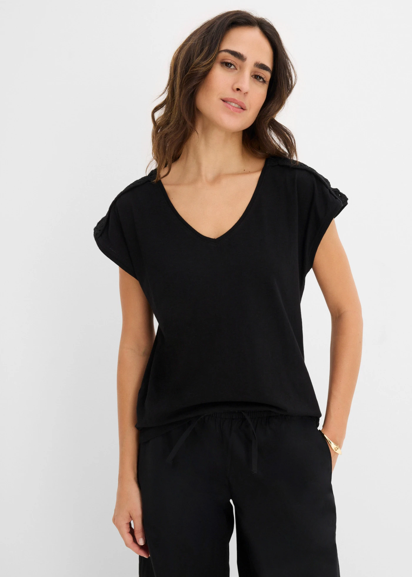 Shirt met gehaakte inzetstukken • zwart • bonprix online shop