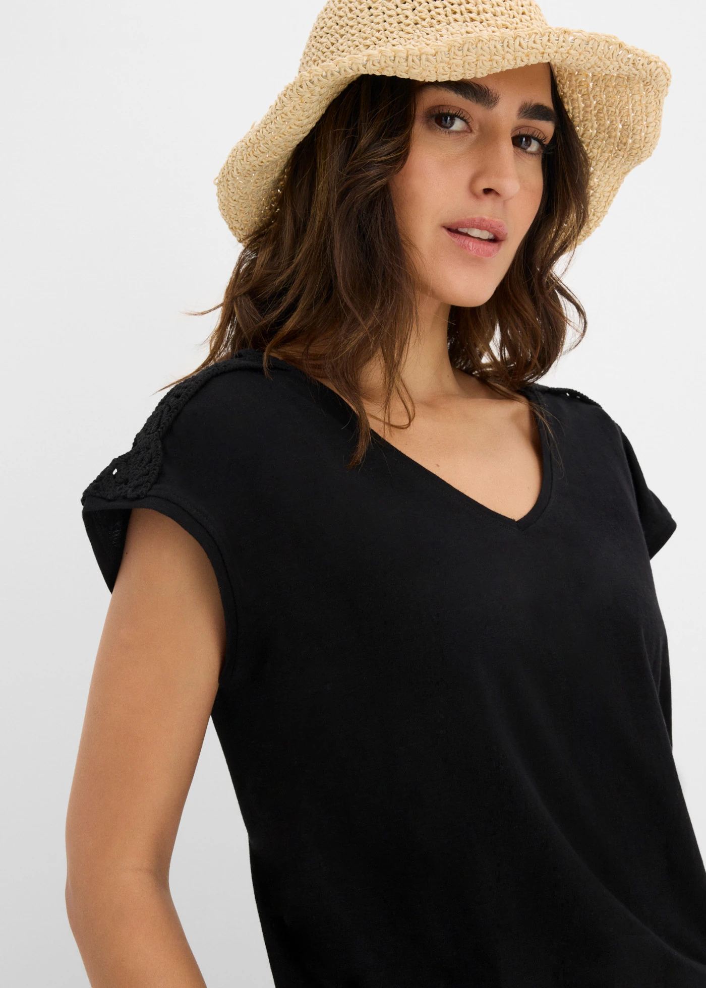 Bluză tricot cu inserții croșetate • negru • magazin bonprix