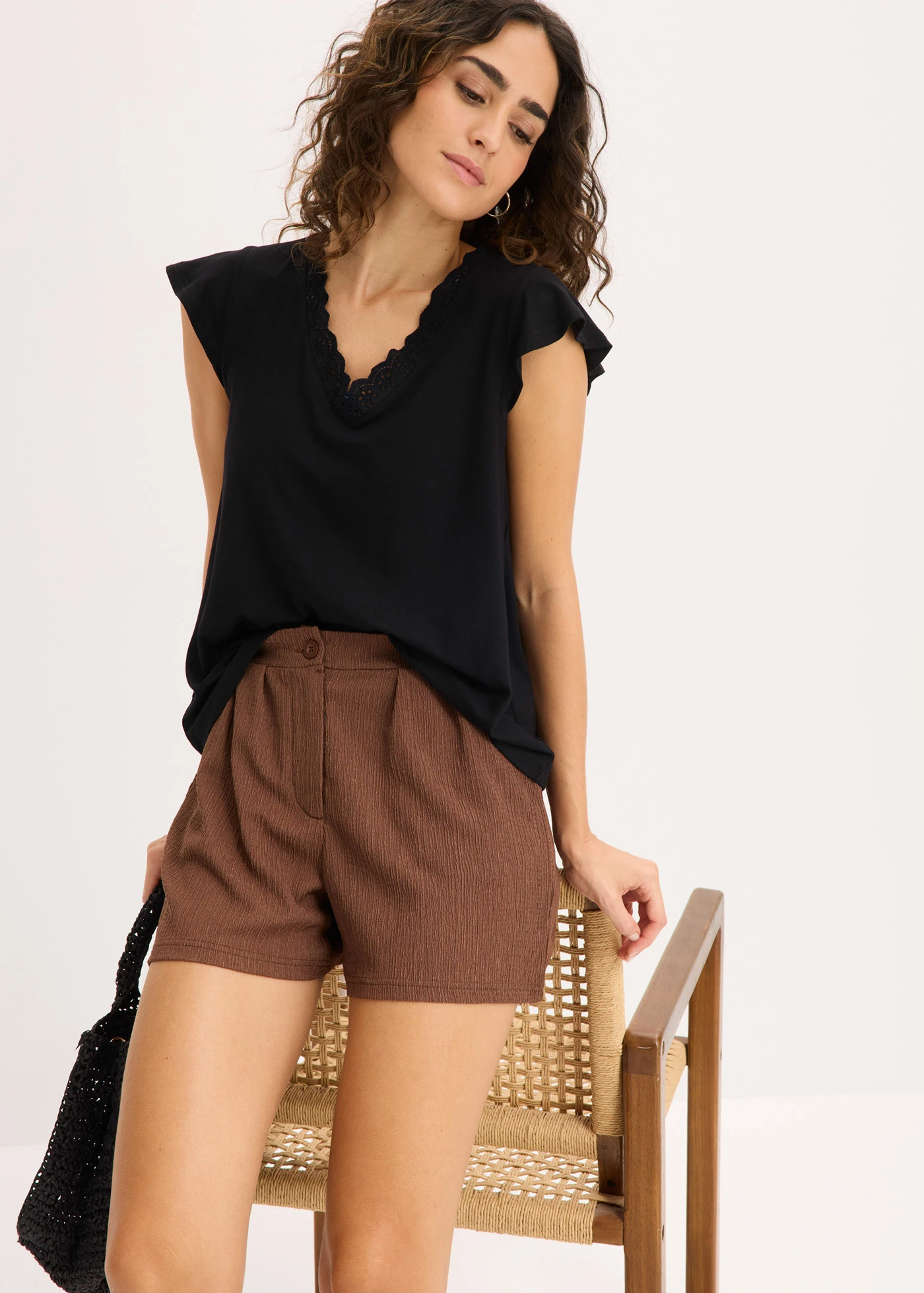 T-shirt en viscose extensible • noir • Boutique bonprix