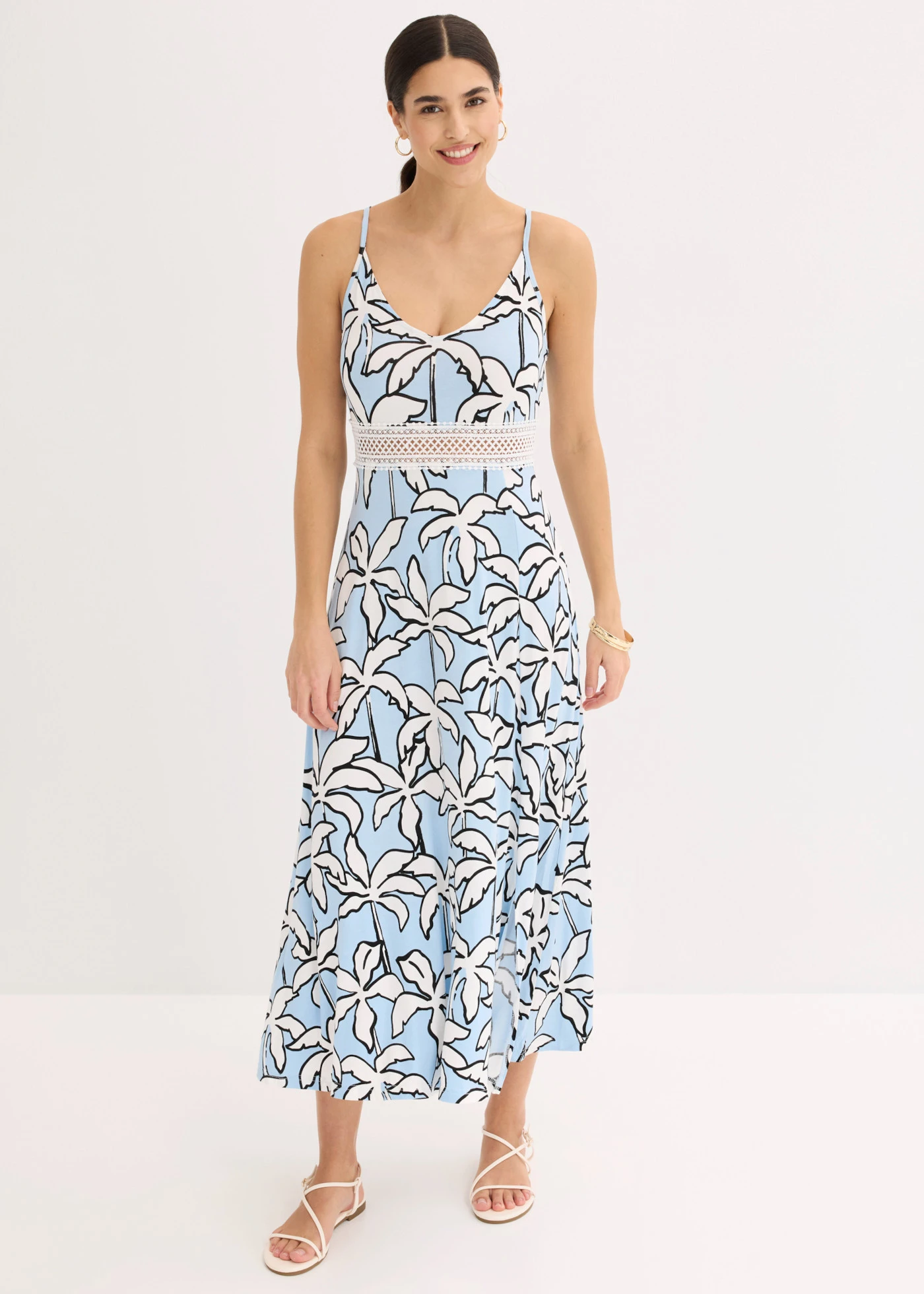 Maxi ruha csipkebetéttel • világoskék-pálmás • bonprix áruház