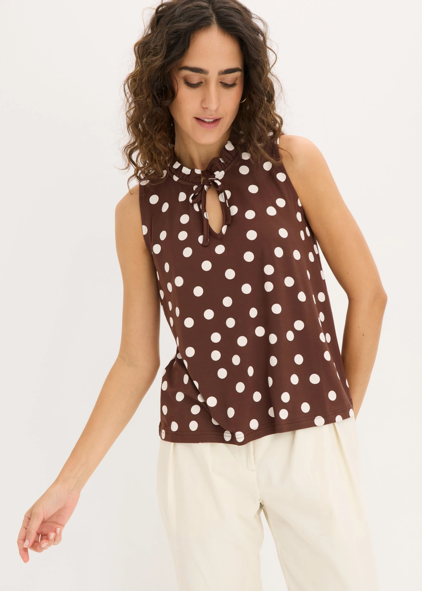 Top en jersey viscose • marron pois écru • Boutique bonprix