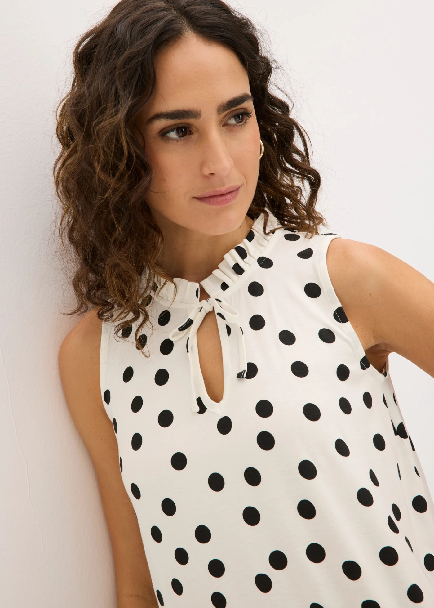 Jersey top in een viscosemix • wolwit-zwart gestippeld • bonprix online shop