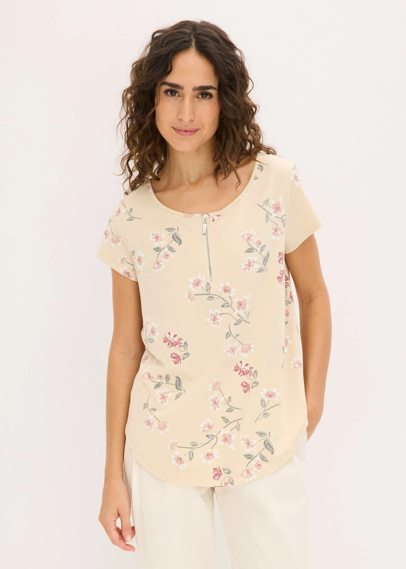 T-shirt oversize en coton extensible • sable clair floral • Boutique bonprix