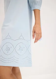 Robe col Bardot 100% coton avec broderies anglaises • bleu poudré • Boutique bonprix