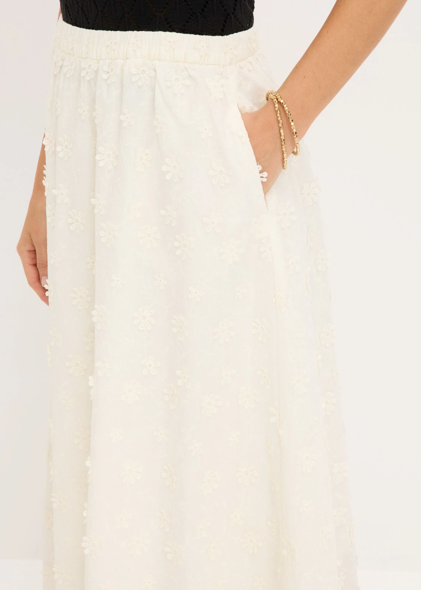 Jupe midi à broderie florale • ecru • Boutique bonprix