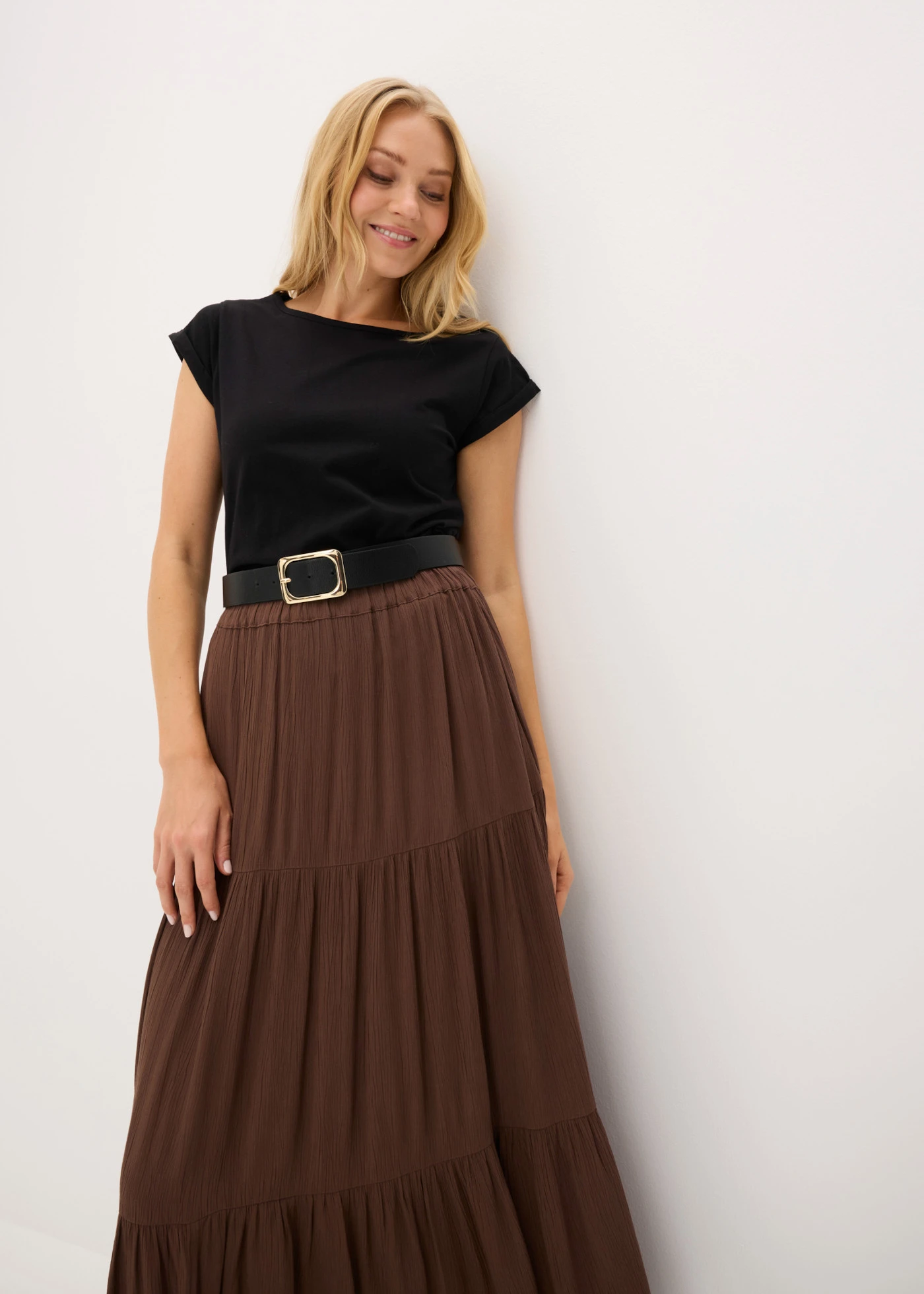 Fustă maxi în trepte, din viscoză cu textură • maro • magazin bonprix