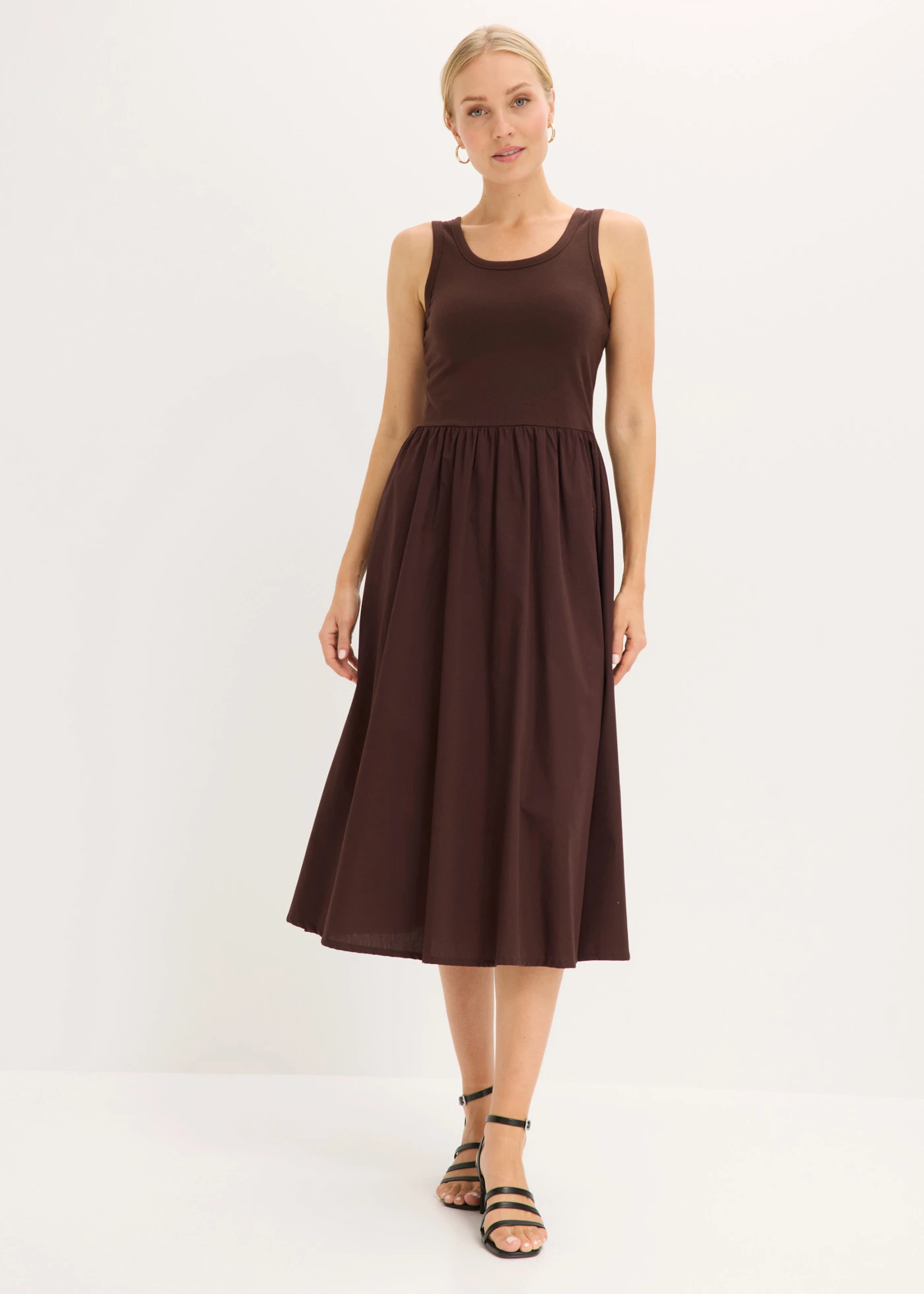 Jersey jurk van een materiaalmix • donkerbruin • bonprix online shop