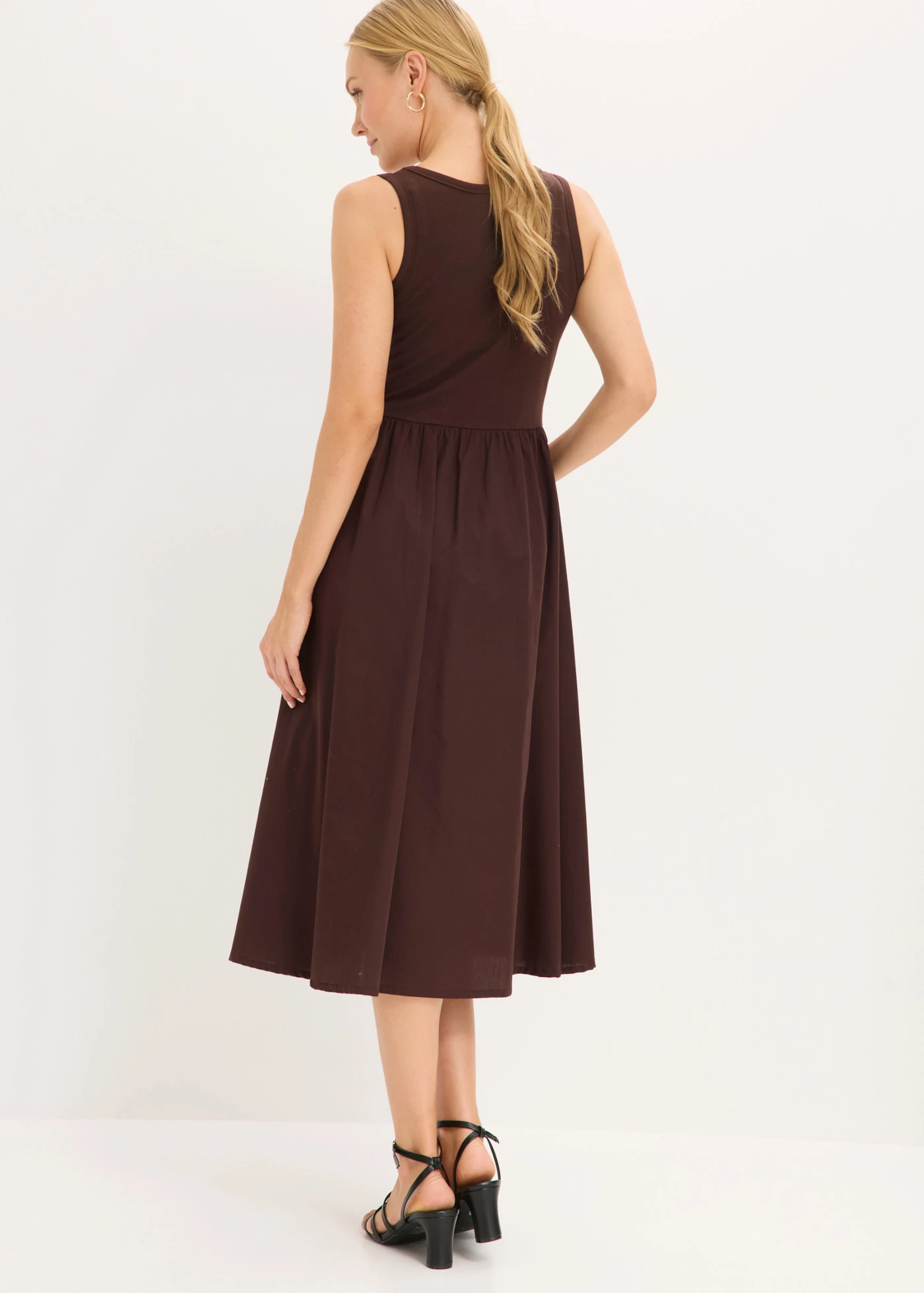 Jersey jurk van een materiaalmix • donkerbruin • bonprix online shop
