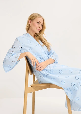 Maxi jurk van katoen met broderie anglaise • poederblauw • bonprix online shop