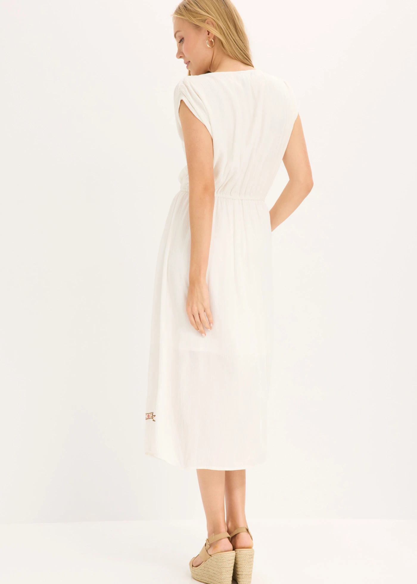 Rochie midi boho, din viscoză fluidă • alb perlat • magazin bonprix