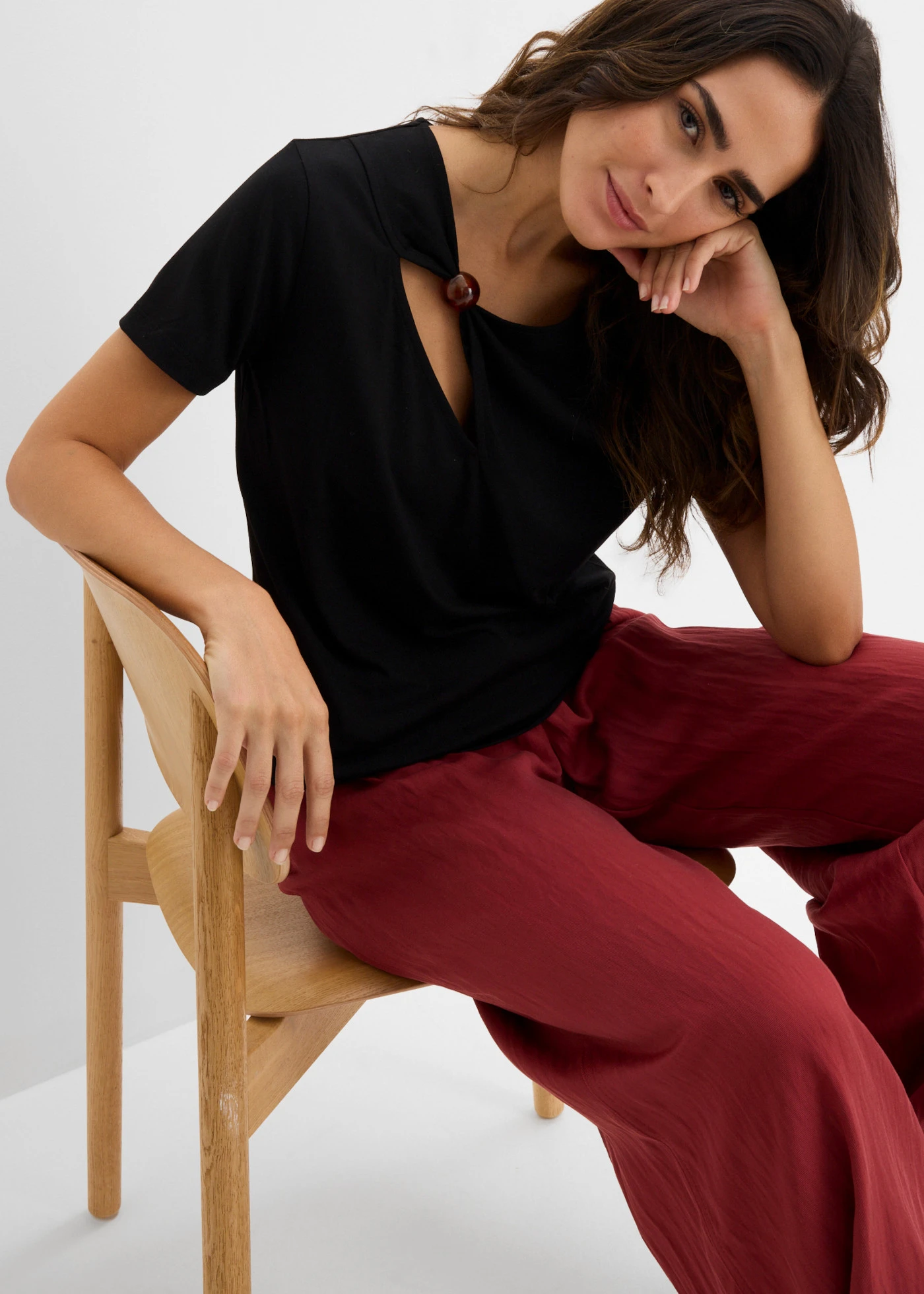 Tricou din mix fluid cu viscoză • negru • magazin bonprix