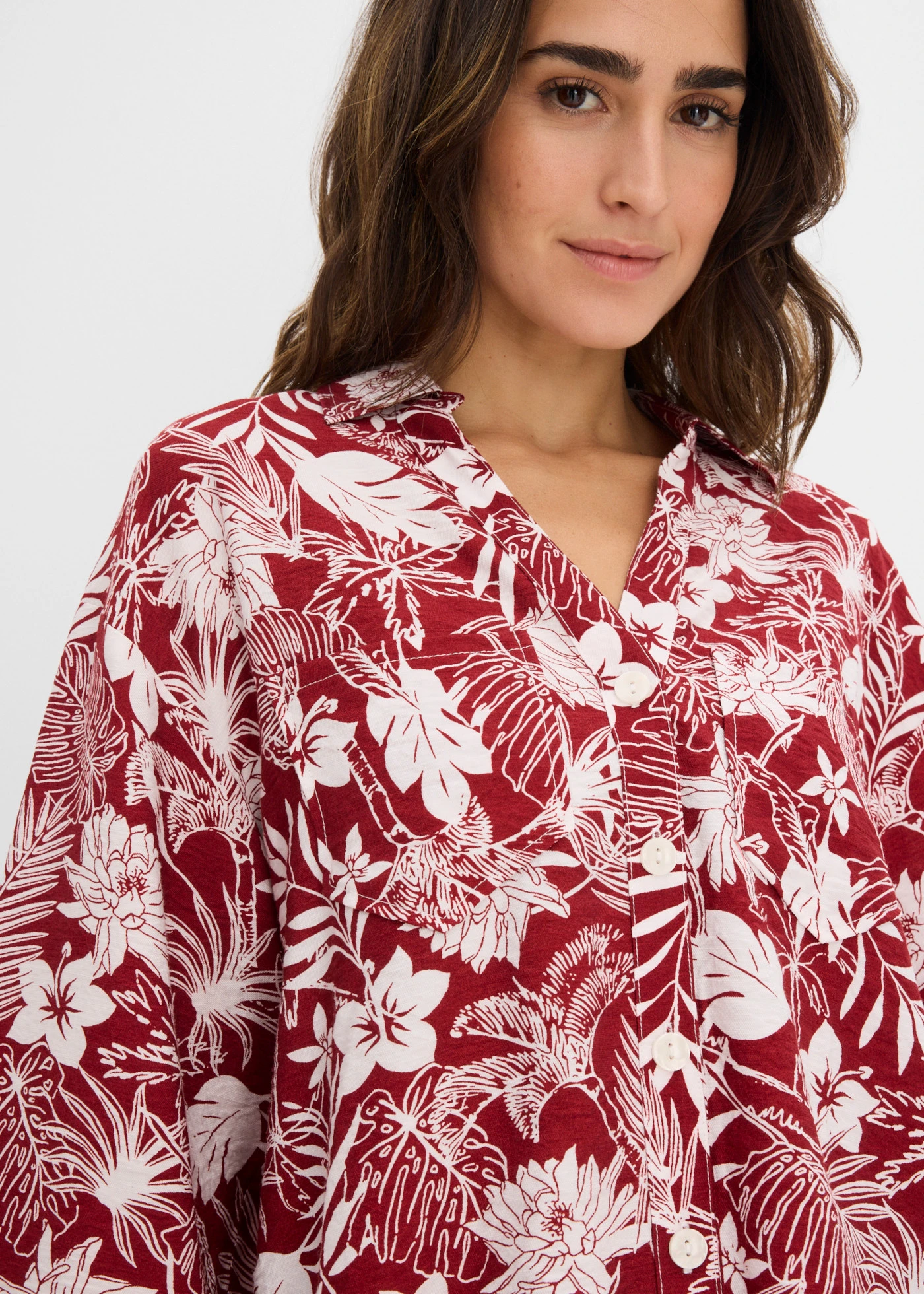 Chemise resort en viscose mélangée • rouge désert-écru imprimé • Boutique bonprix