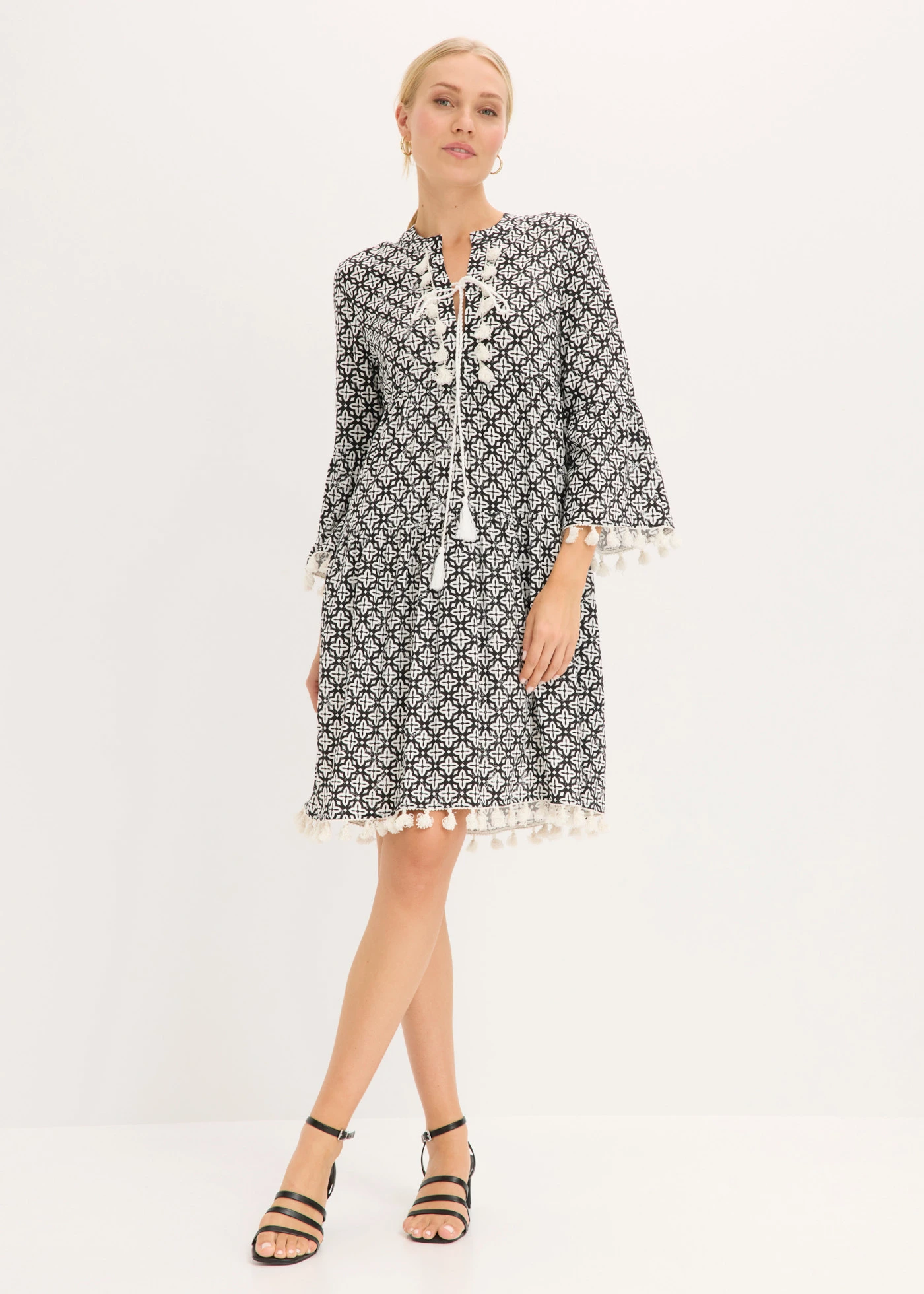 Robe-tunique en viscose douce • noir-écru • Boutique bonprix