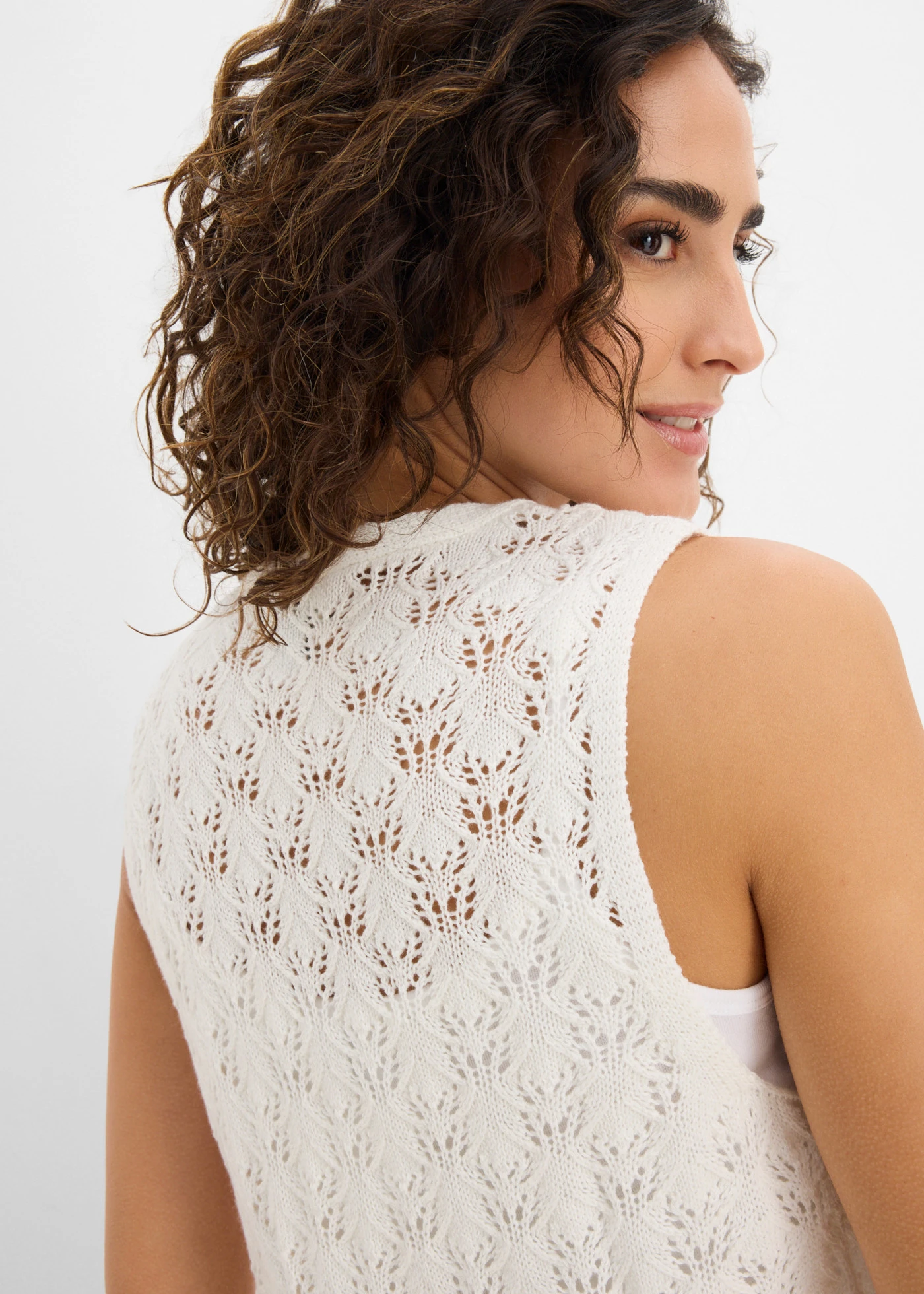 Gilet sans manches en maille ajourée • ecru • Boutique bonprix