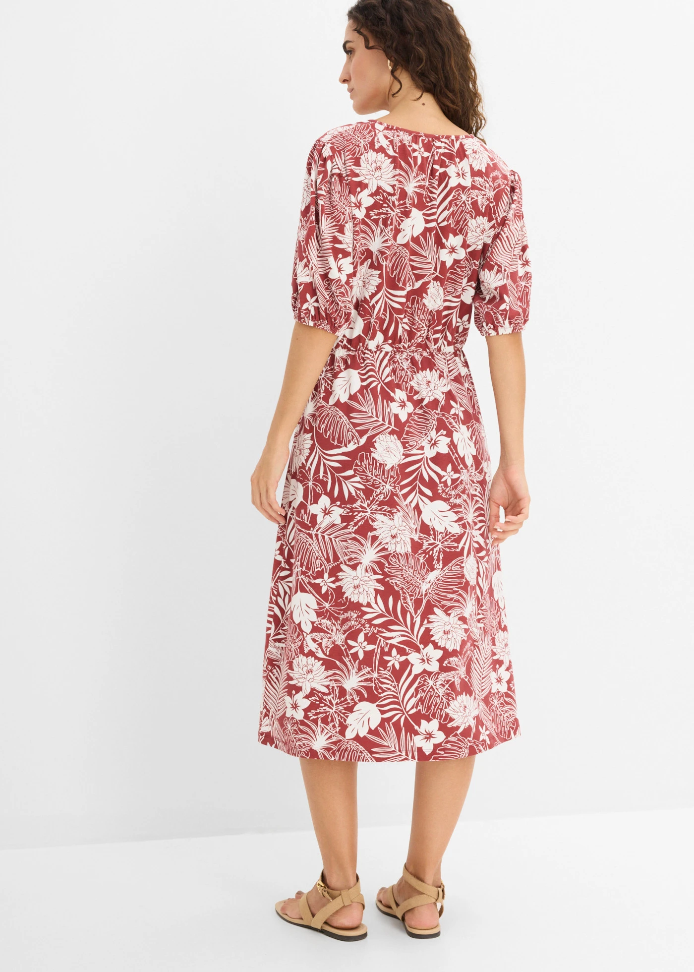 Sukienka z dżerseju z miękkiej mieszanki wiskozy • czerwony pustynny-biel wełny z nadrukiem • sklep bonprix