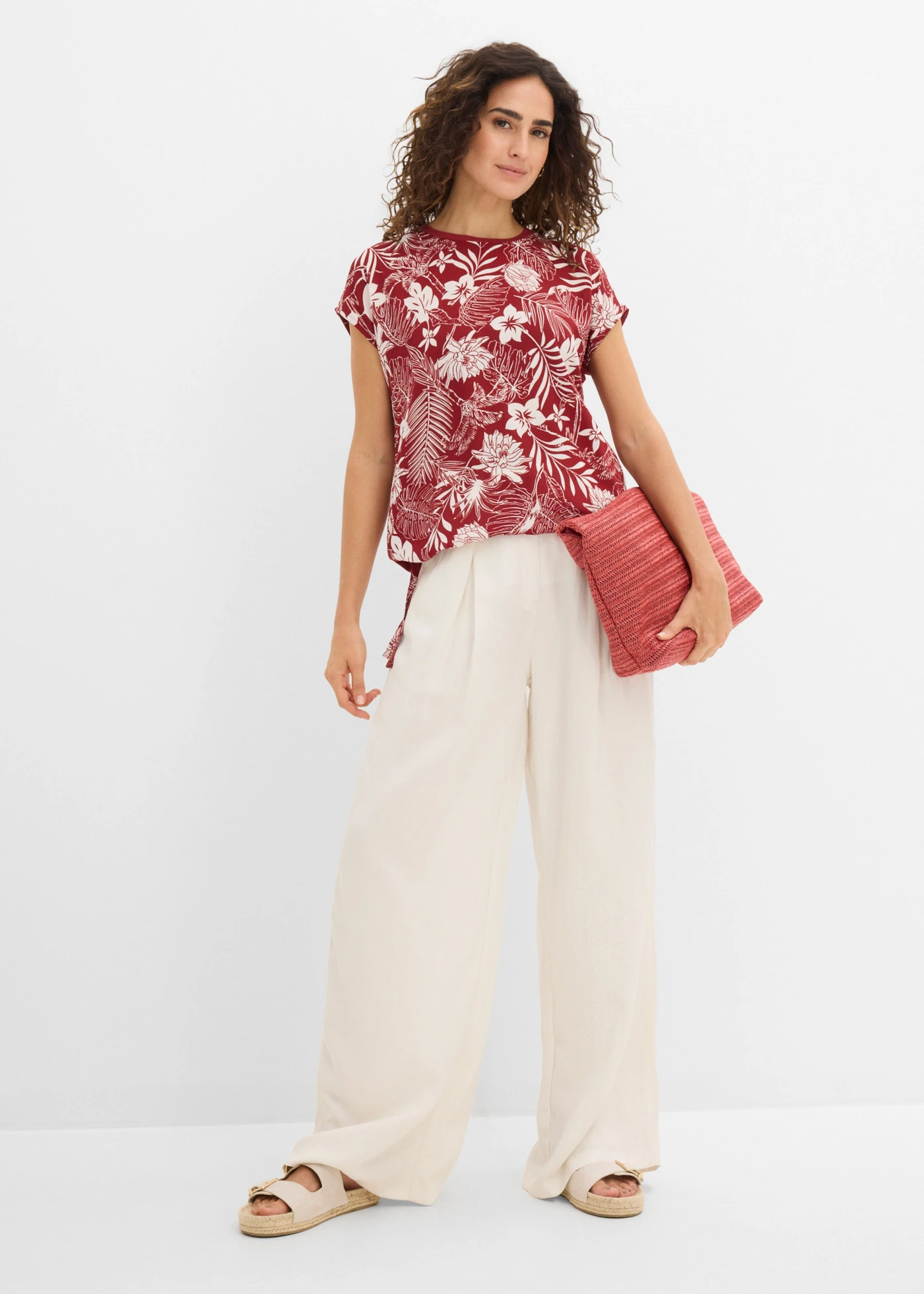 T-shirt en jersey viscose • devant : rouge désert-écru imprimédos : rouge désert uni • Boutique bonprix