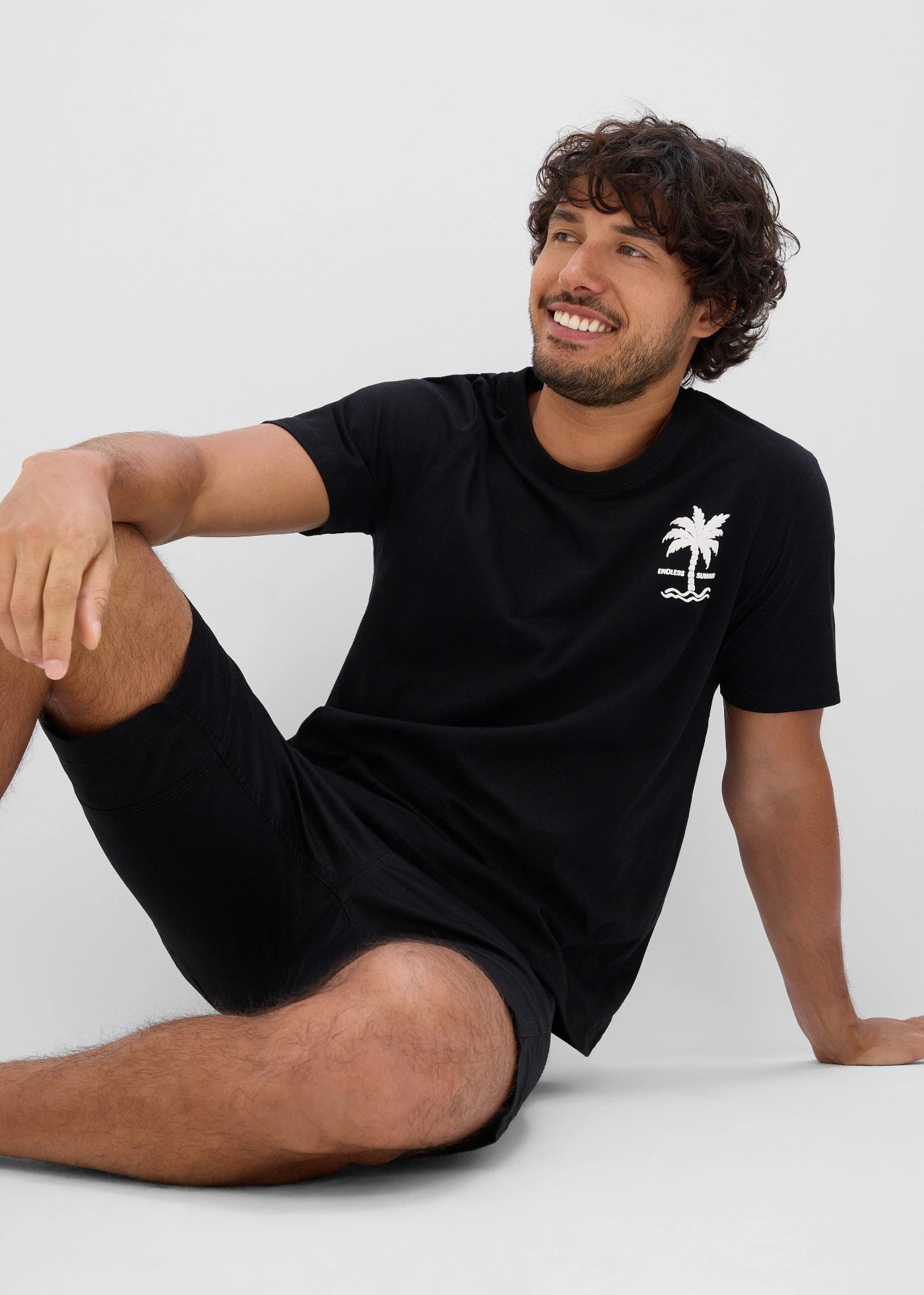 T-shirt 100% coton • noir imprimé • Boutique bonprix