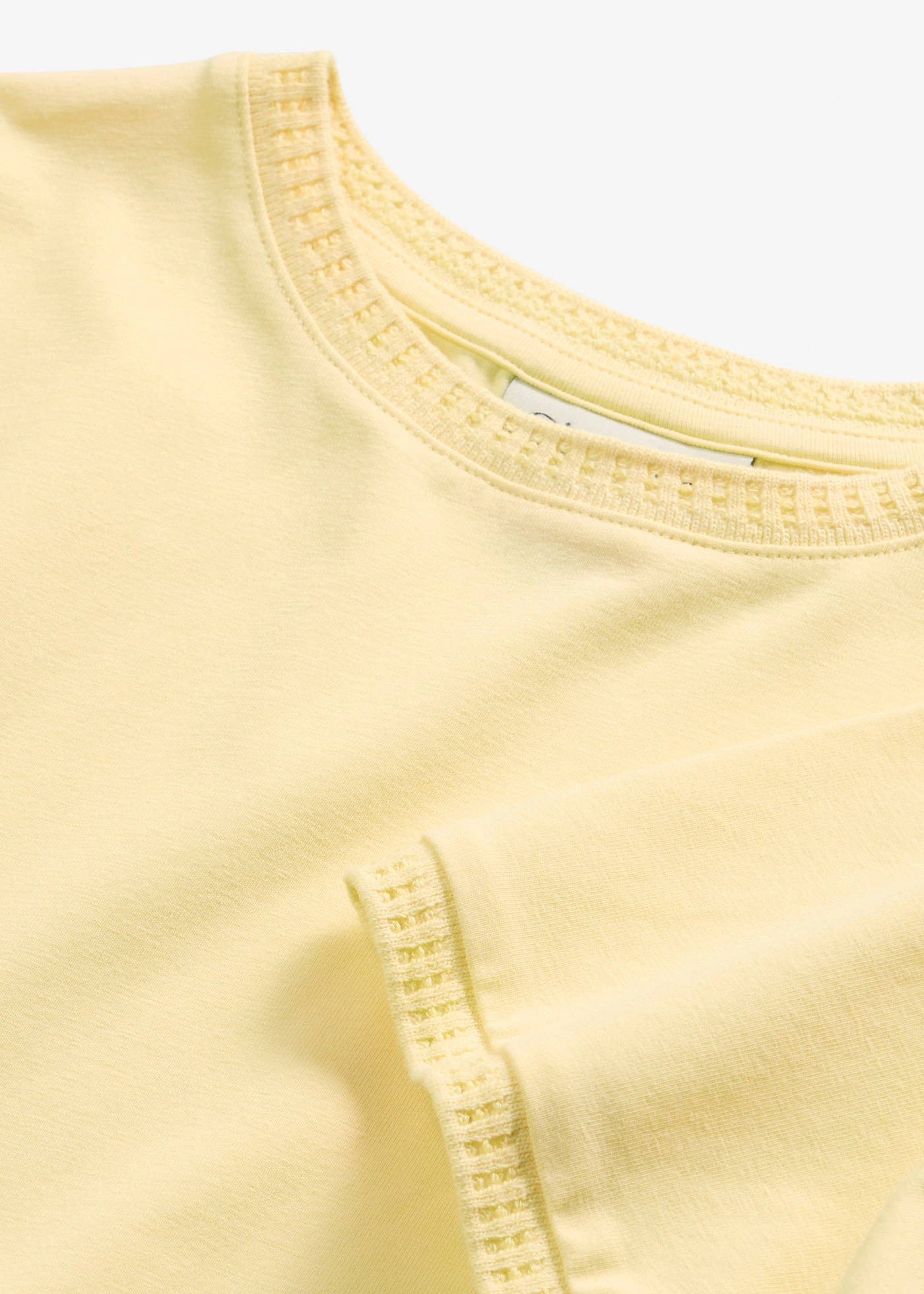 Shirt met kanten rand • lichtgeel • bonprix online shop