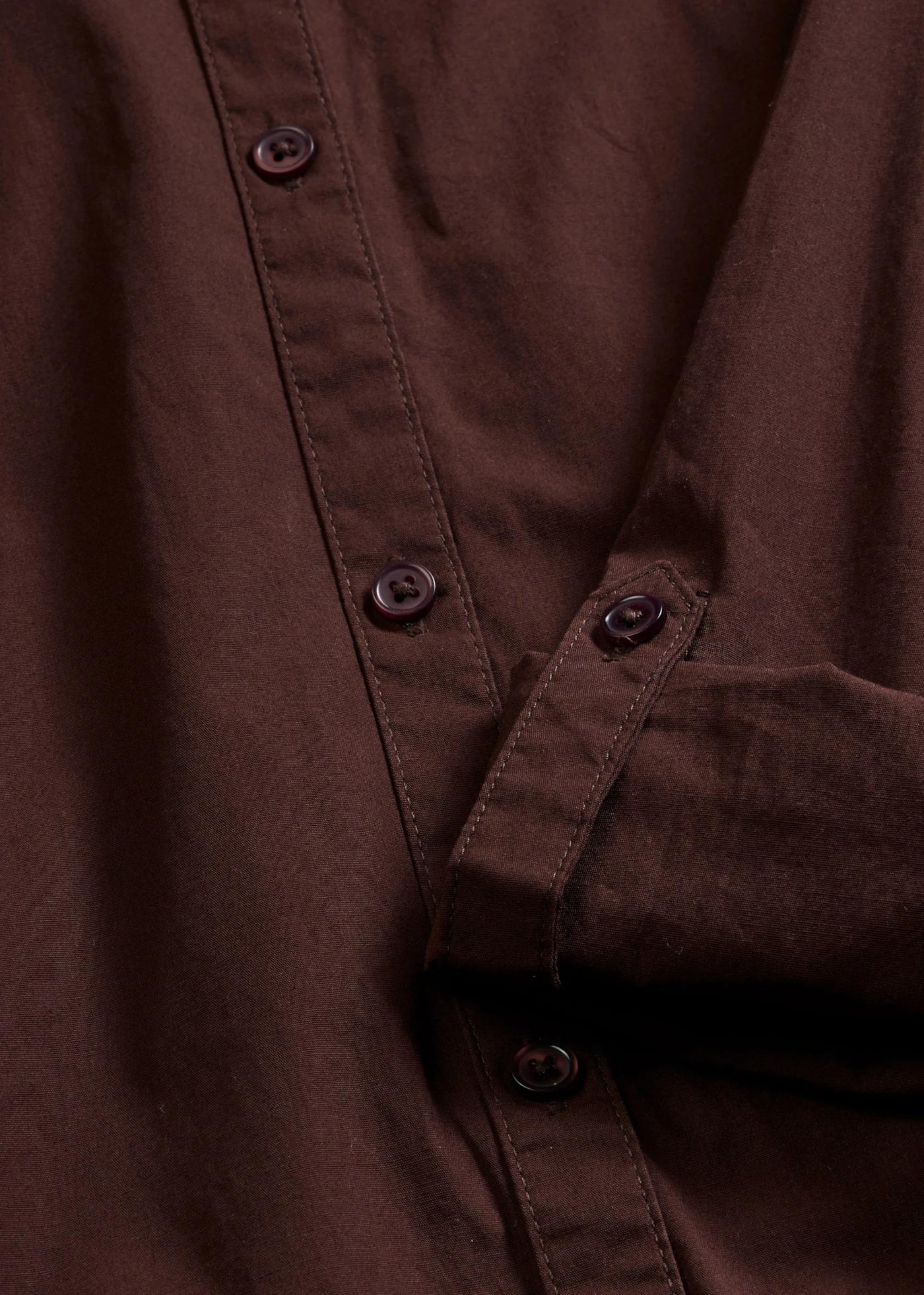 Sukienka szmizjerka z bawełnianej popeliny • ciemnobrązowy • sklep bonprix