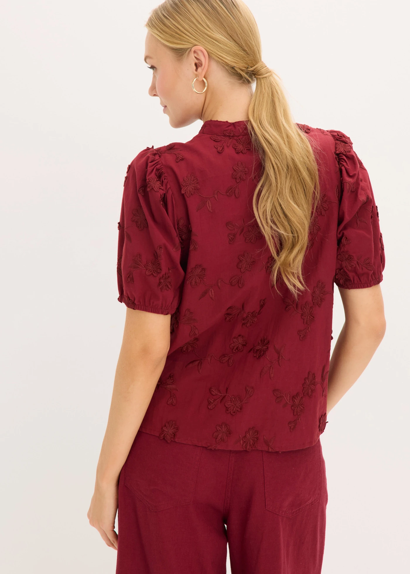 Chemisier manches courtes, 100% coton • rouge rubis • Boutique bonprix