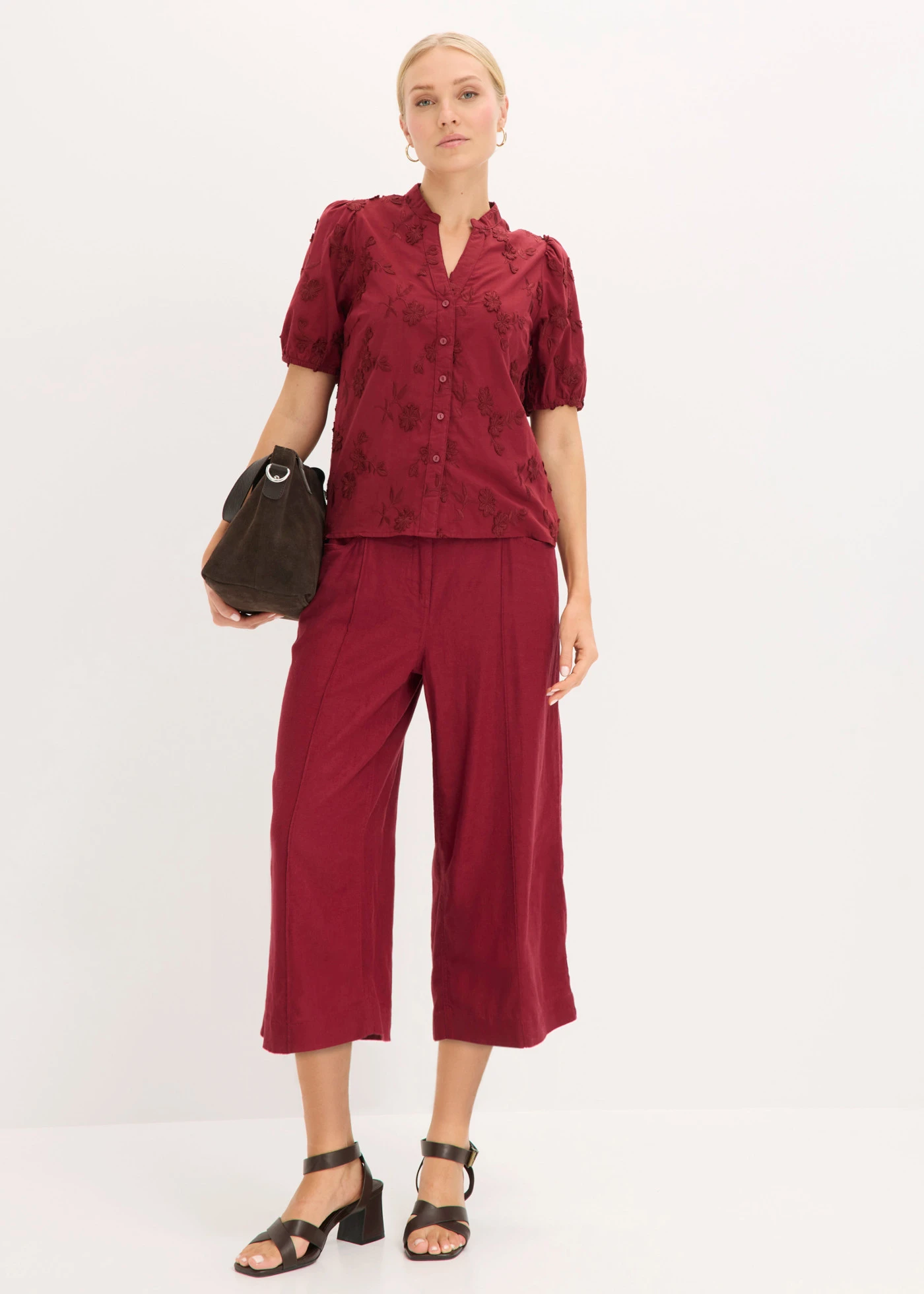 Chemisier manches courtes, 100% coton • rouge rubis • Boutique bonprix