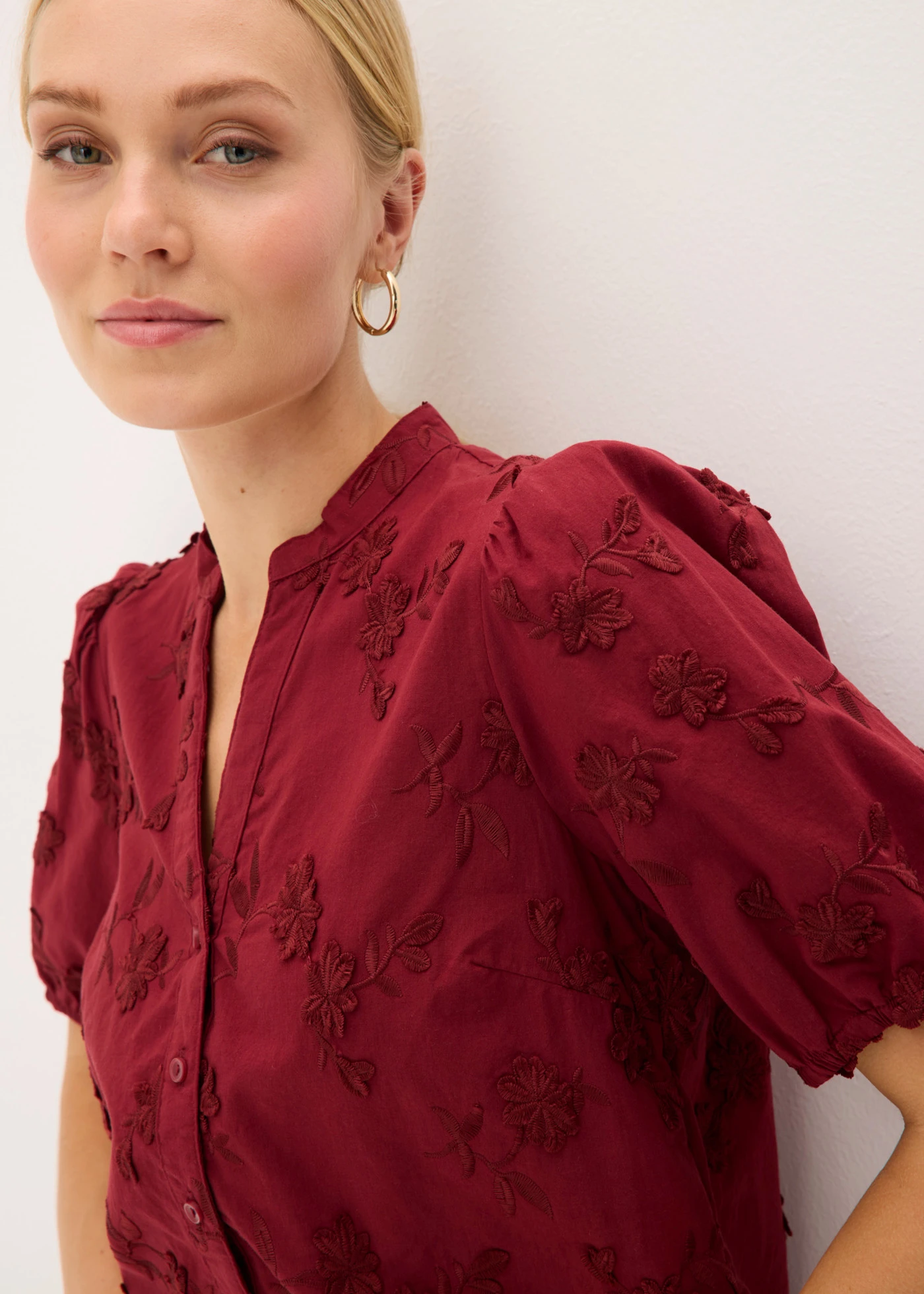 Chemisier manches courtes, 100% coton • rouge rubis • Boutique bonprix