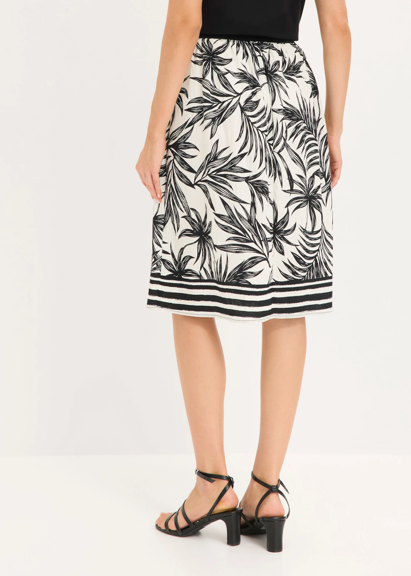 Jupe à taille élastiquée • noir-blanc imprimé • Boutique bonprix