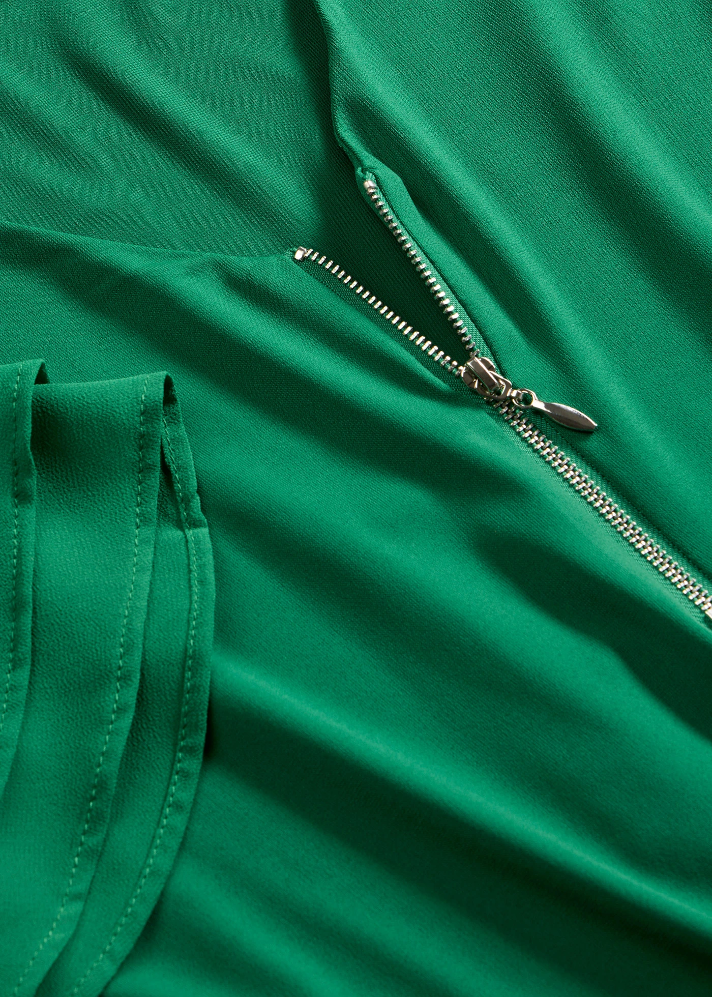 T-shirt avec manches en mousseline • vert aventurine • Boutique bonprix