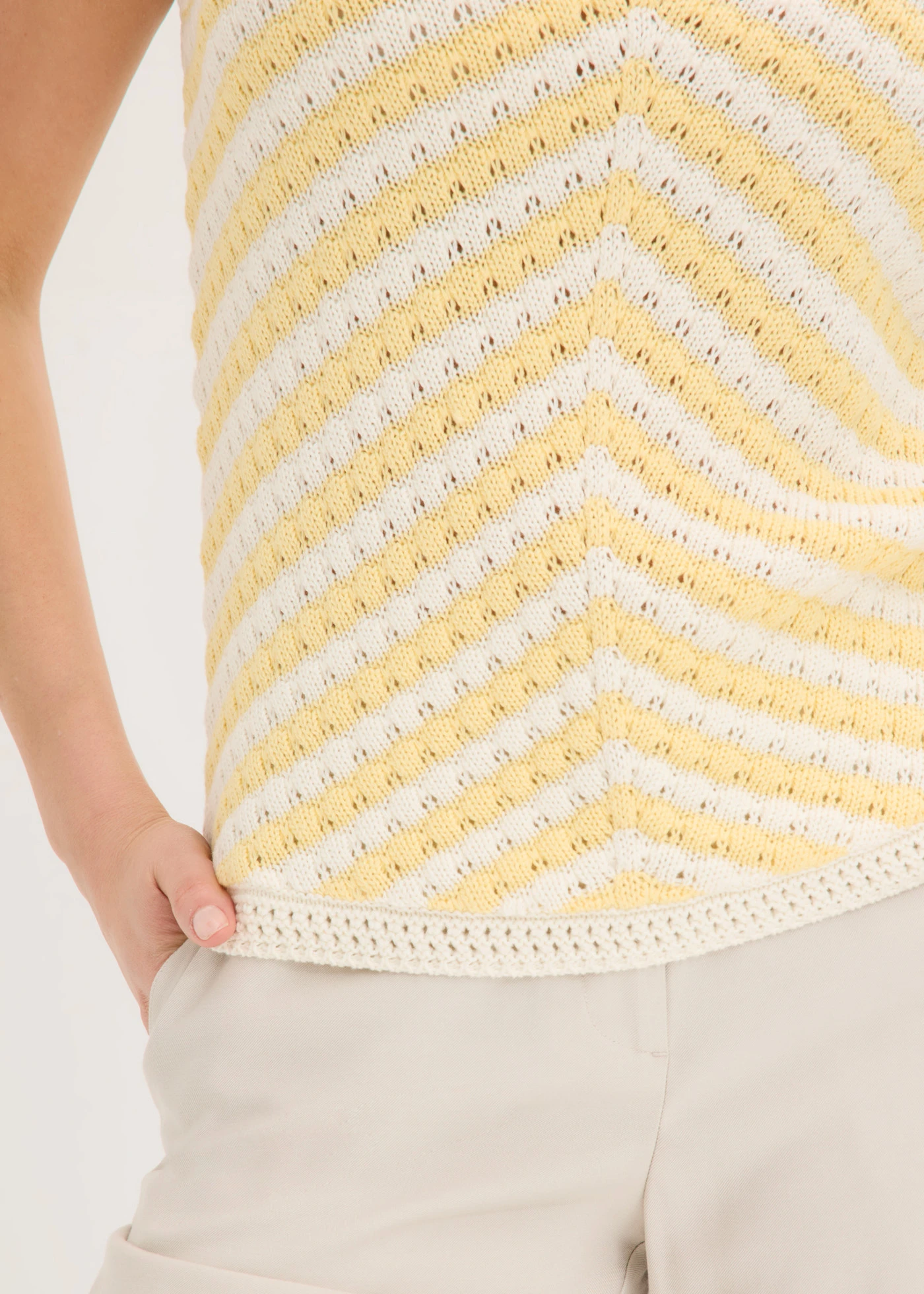 Top tricotat • galben pastel/alb perlat cu dungi • magazin bonprix