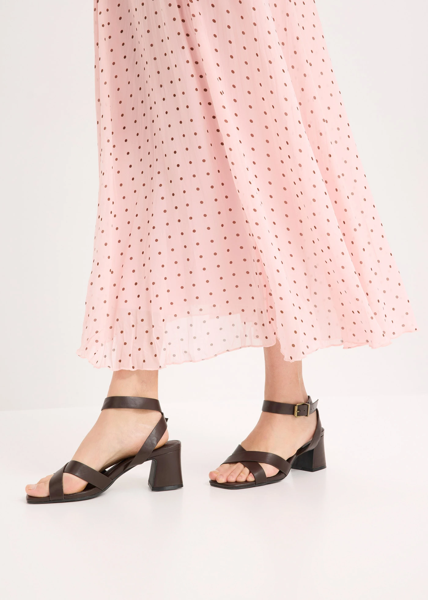 Jupe en mousseline effet froissé • rose cendré-marron • Boutique bonprix