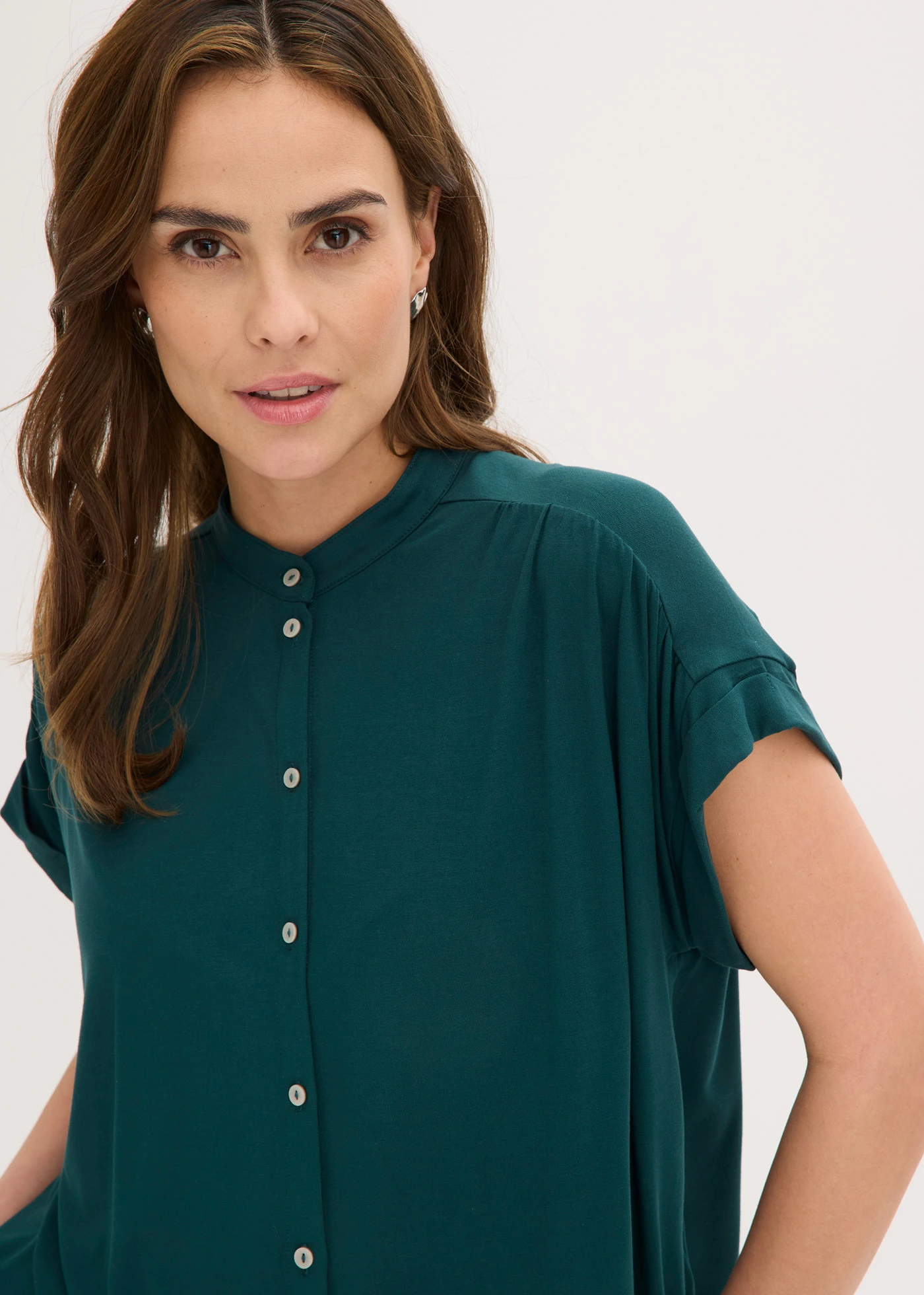 Chemisier doux en jersey viscose • vert profond • Boutique bonprix