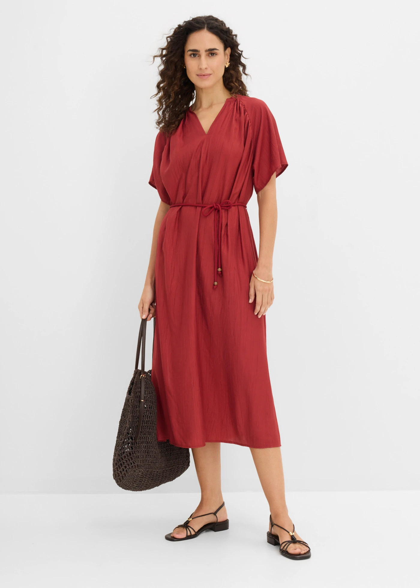 Midi jurk in een zachte viscose-mix • woestijnrood • bonprix online shop