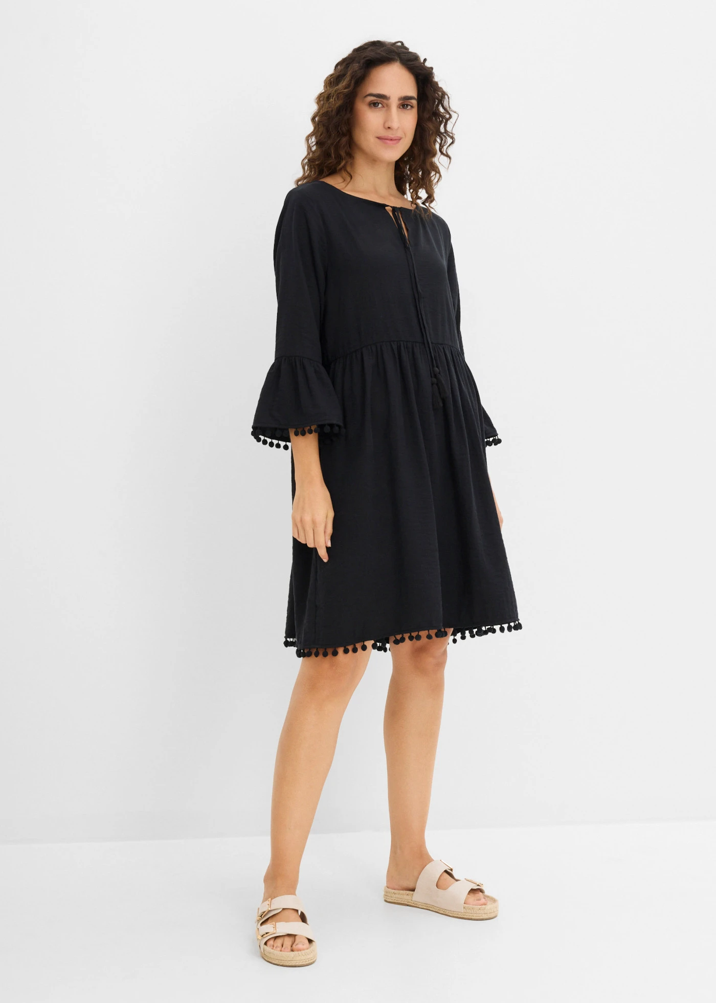 Rochie din viscoză fluidă • negru • magazin bonprix