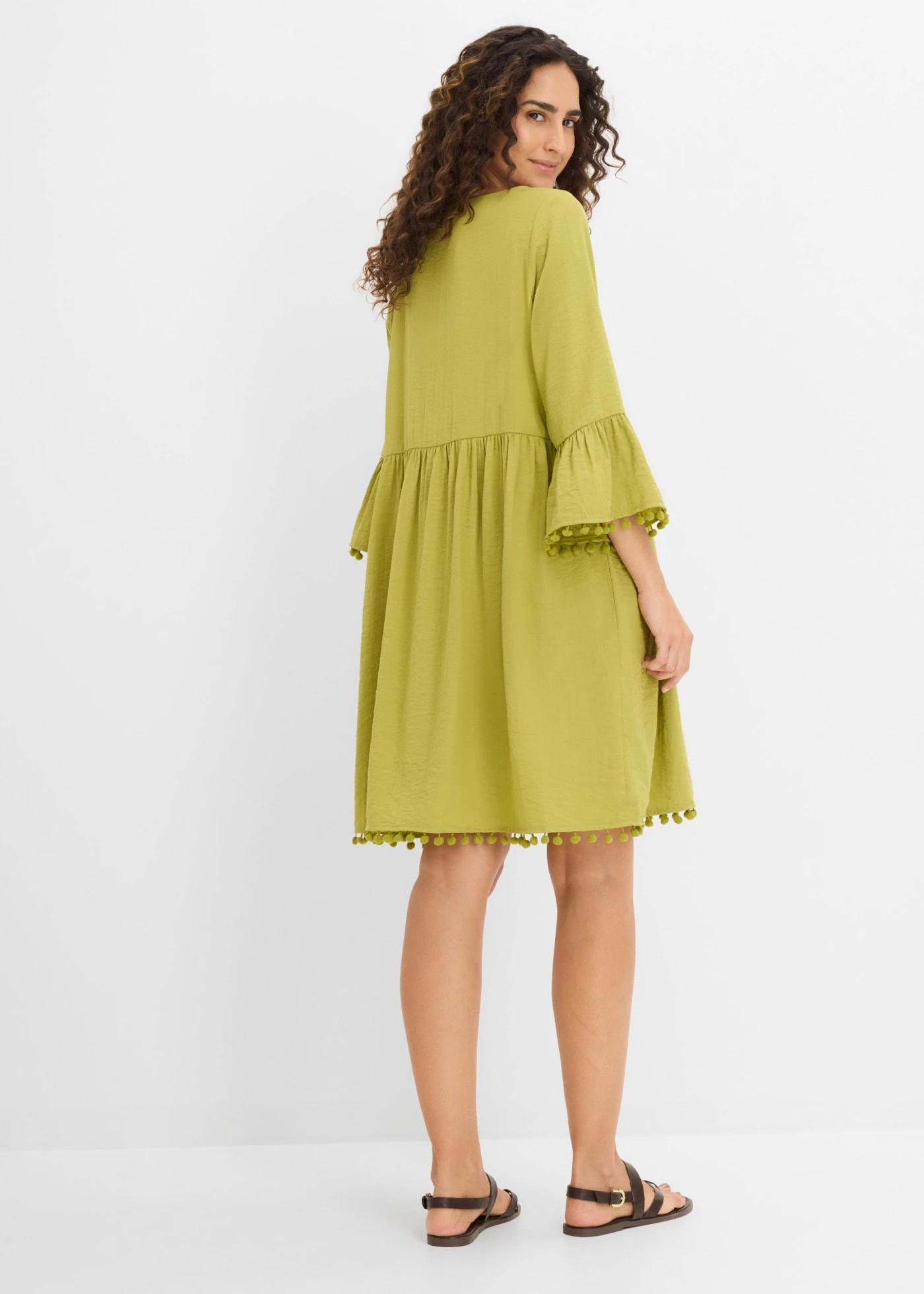 Robe fluide en viscose mélangée • vert cactus • Boutique bonprix