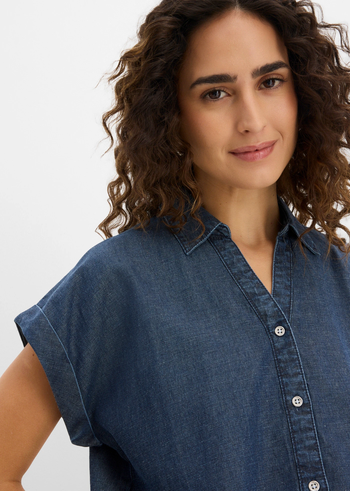 Bluză mâneci scurte cu in • bleumarin denim • magazin bonprix