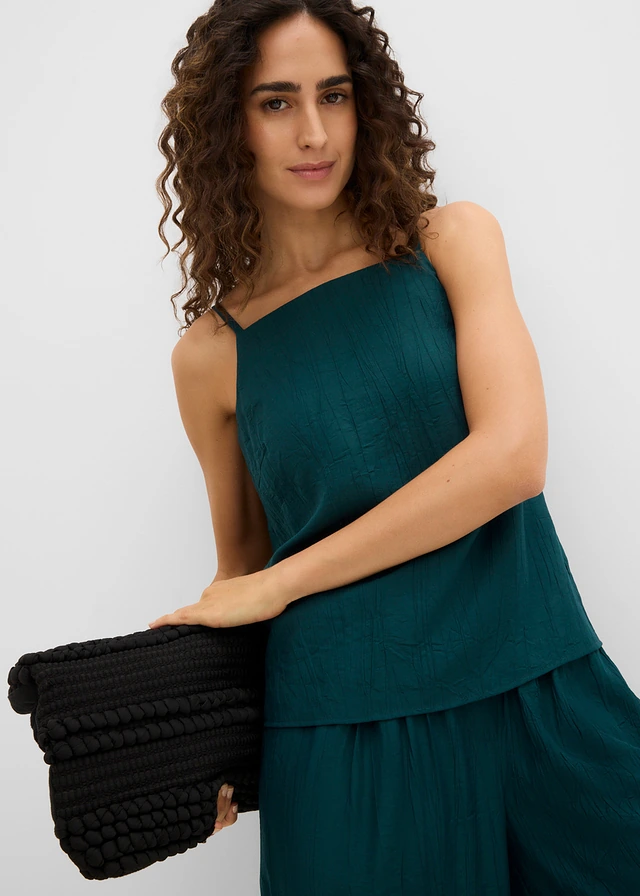 Top in een viscosemix met plissélook • diepgroen • product-page.page-title-suffix